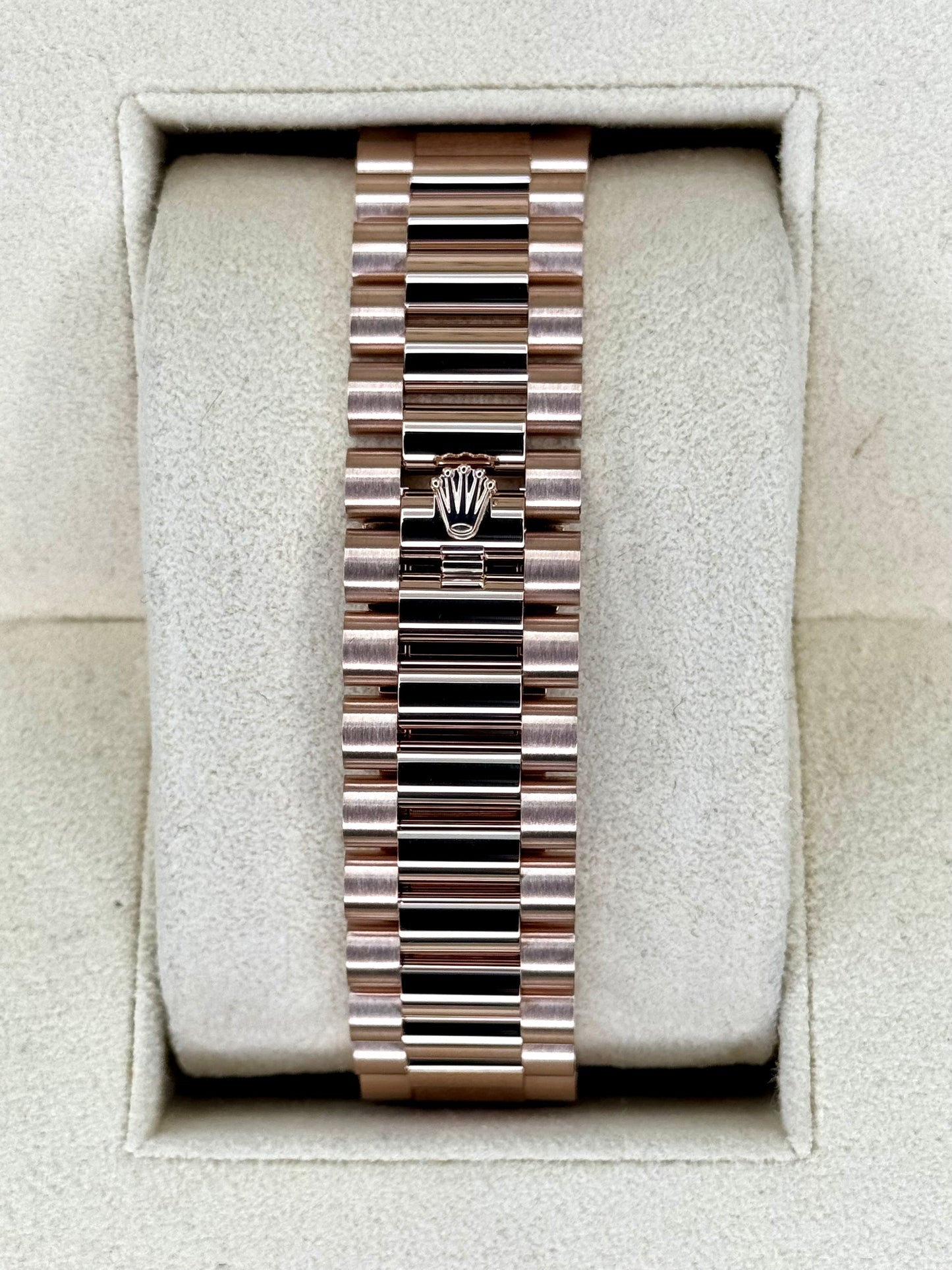 2022 Rolex Day-Date 40mm 228235 Presidential Rose Gold Olive Dial