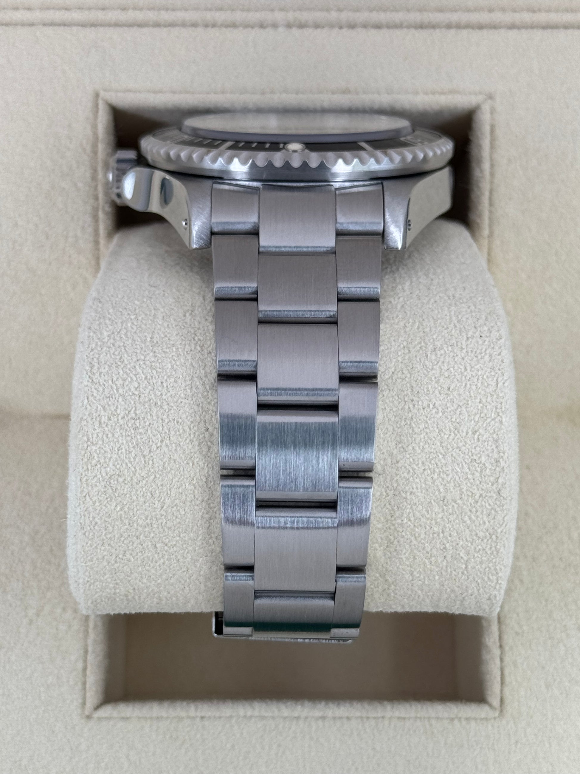 1995 Rolex Sea-Dweller 40mm 16600 Stainless Steel Black Dial - MyWatchLLC