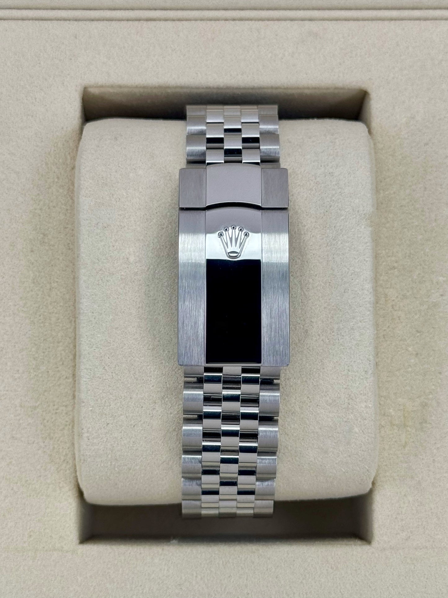 NEW 2025 Rolex Datejust 41mm 126334 Jubilee Green Dial - MyWatchLLC