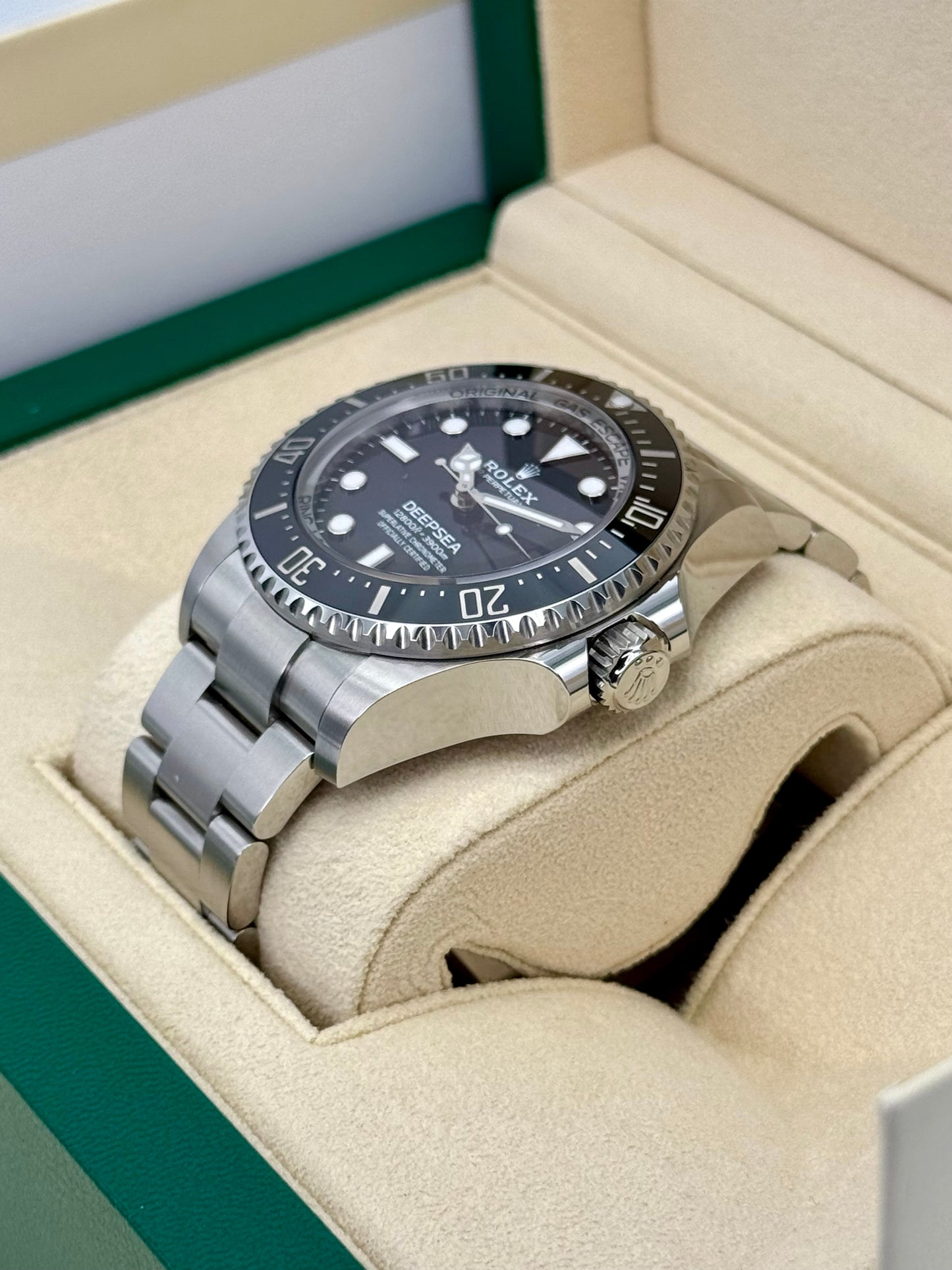 NEW 2024 Rolex Deepsea 44mm 136660 Stainless Steel Black Dial