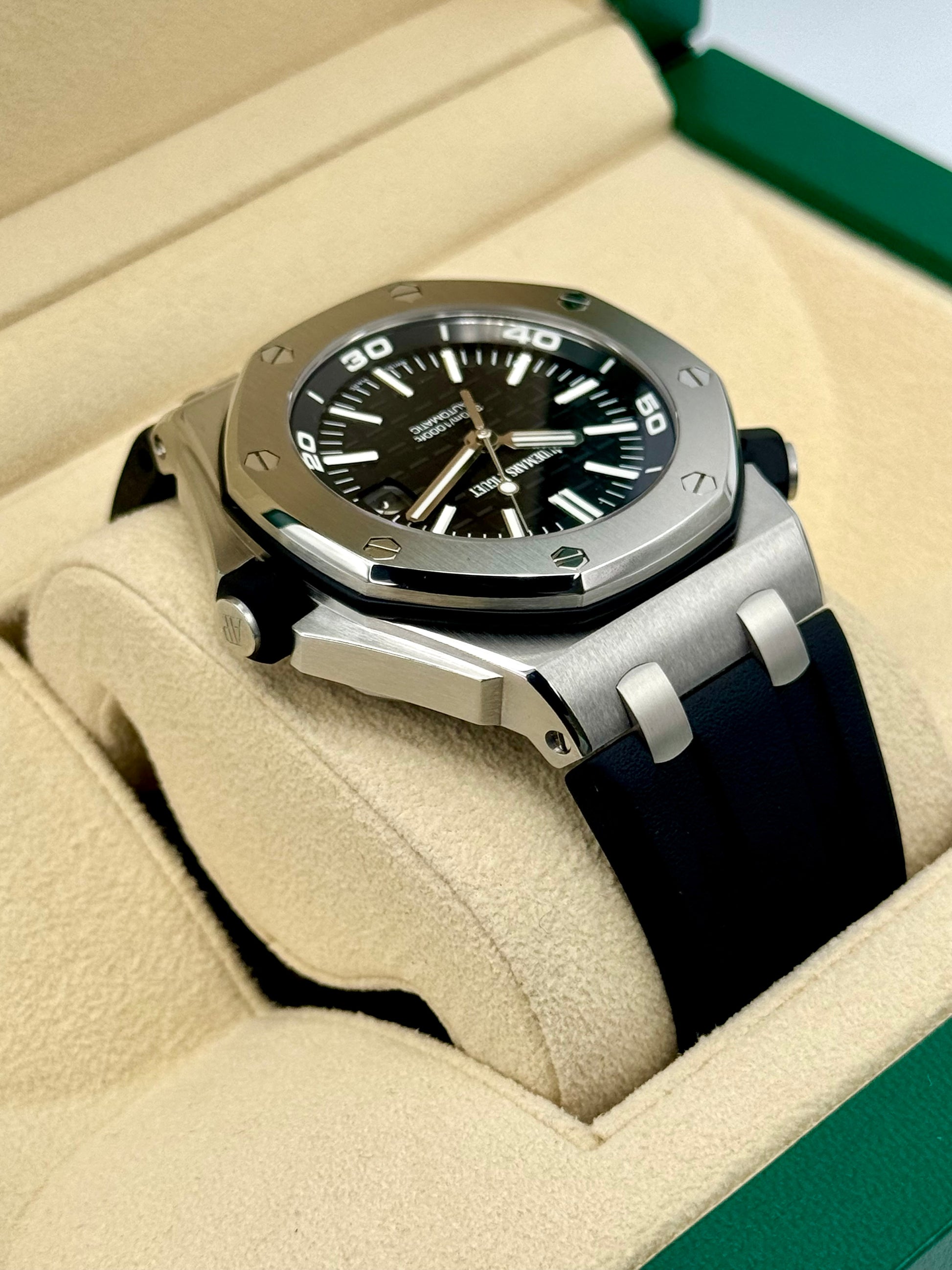 Audemars Piguet Royal Oak Offshore Scuba 15710ST Black Waffle Dial - MyWatchLLC
