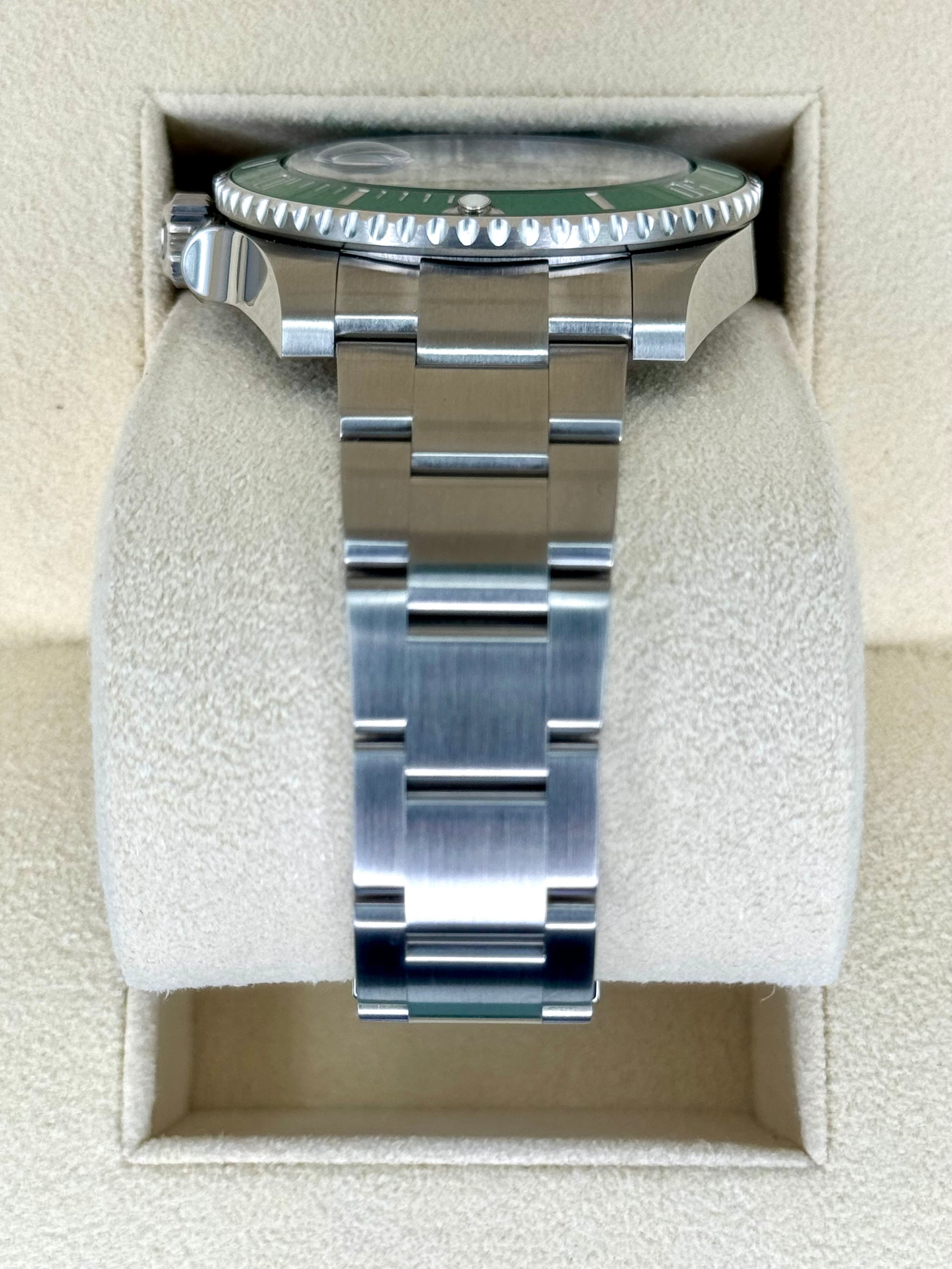 NEW 2020 Rolex Submariner "Hulk" 40mm 116610LV Green Dial - MyWatchLLC