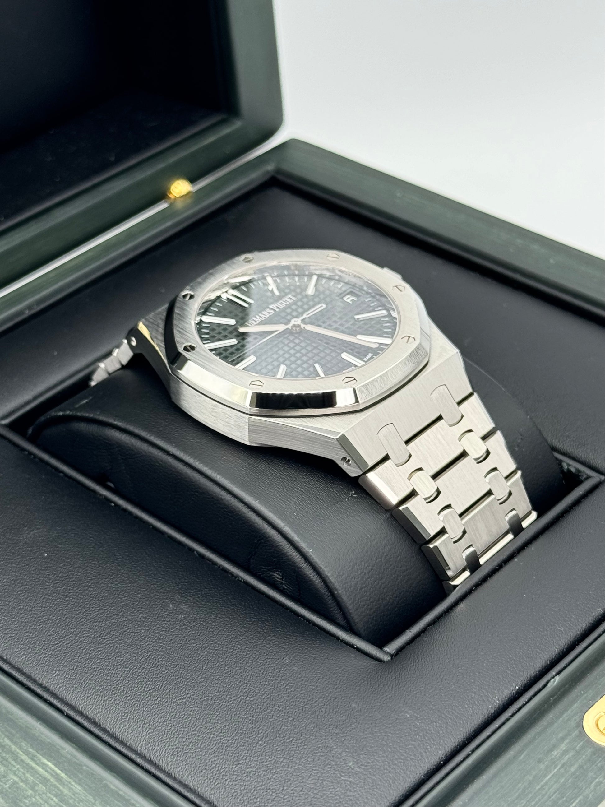 2023 Audemars Piguet Royal Oak 41mm 15510ST Green Dial - MyWatchLLC