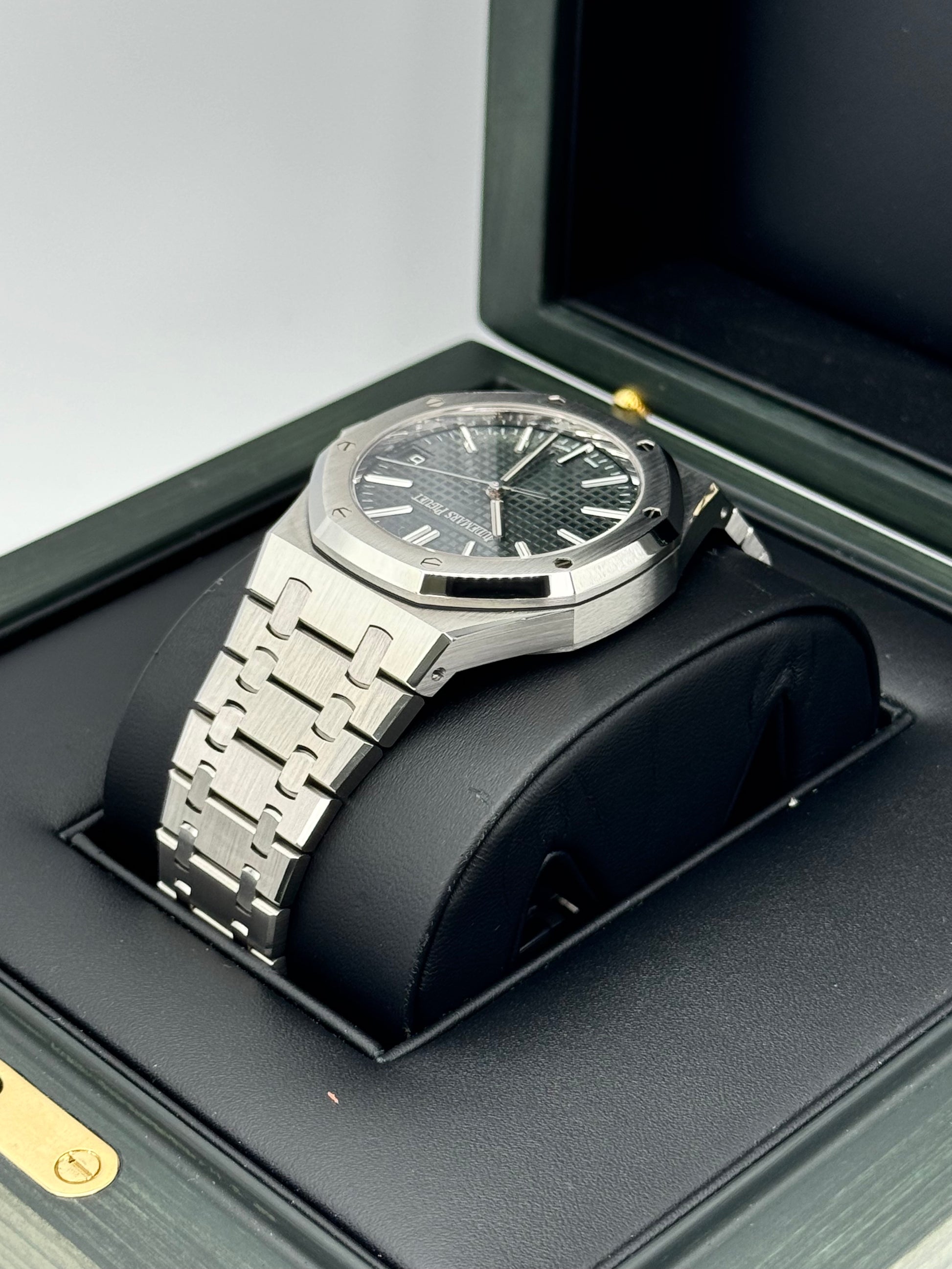 2023 Audemars Piguet Royal Oak 41mm 15510ST Green Dial - MyWatchLLC