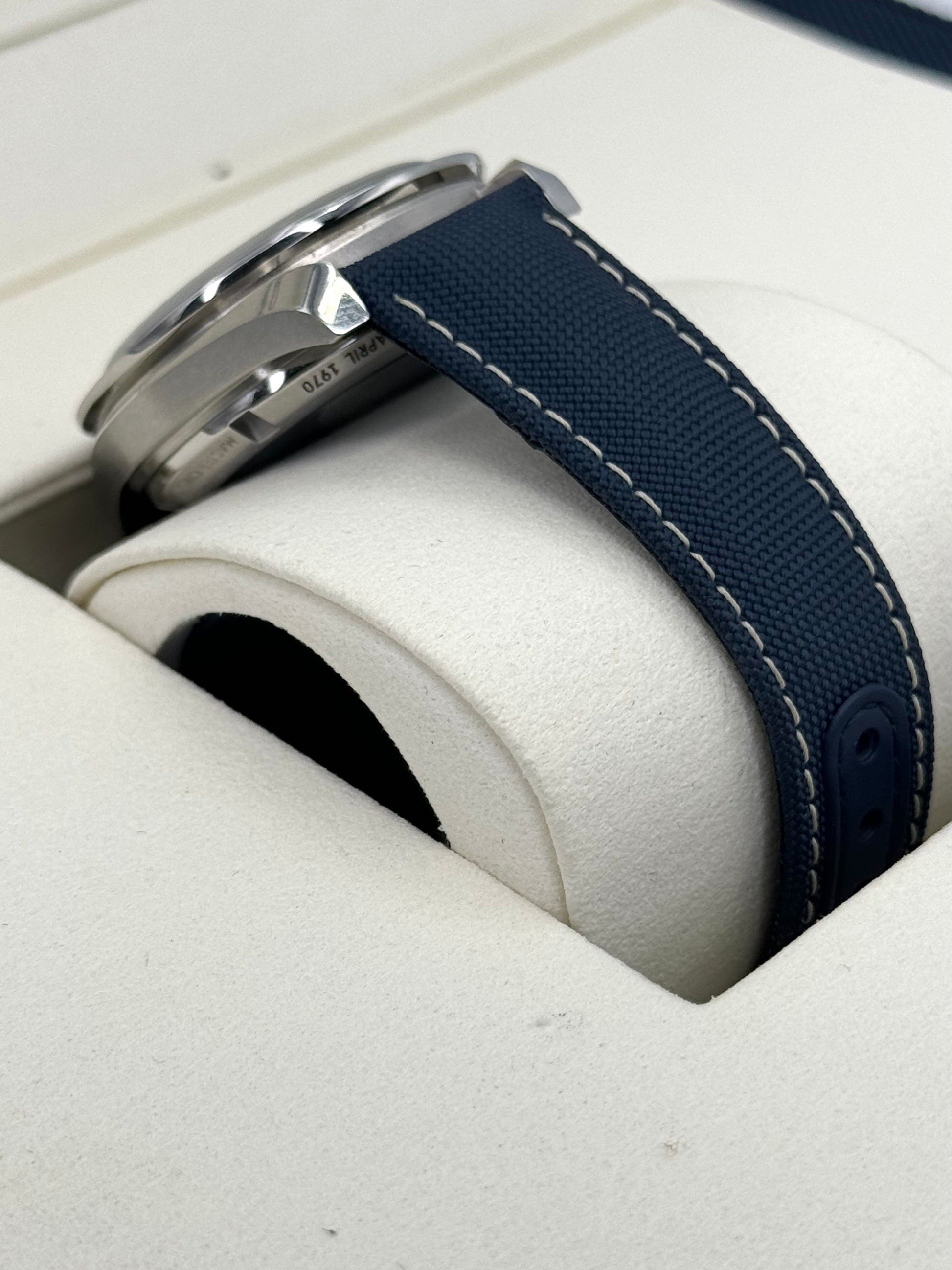 NEW 2024 Speedmaster 42mm 310.32.42.50.02.001 Silver Snoopy Award Dial - MyWatchLLC