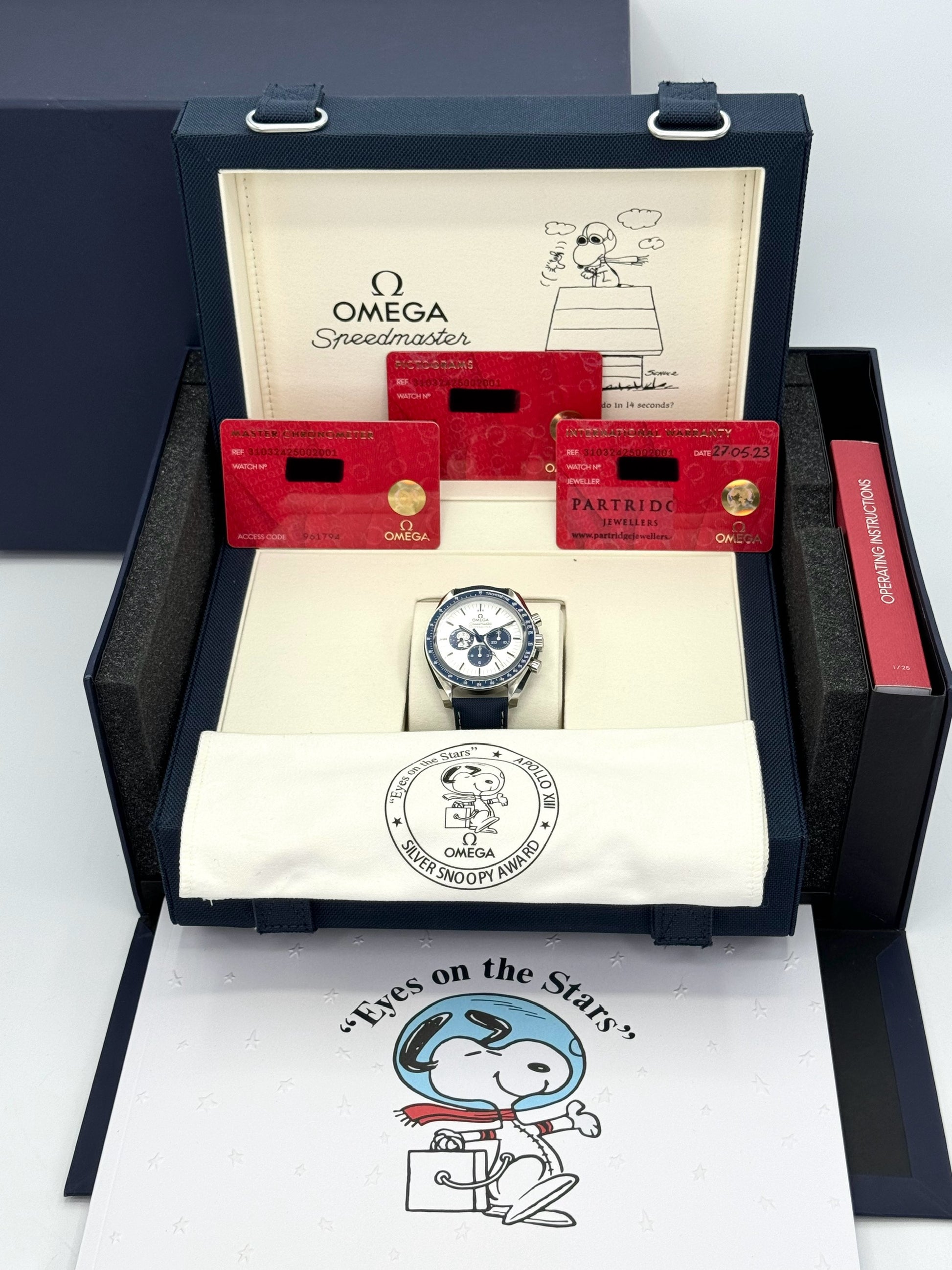 NEW 2023 Speedmaster 42mm 310.32.42.50.02.001 Silver Snoopy Award Dial - MyWatchLLC