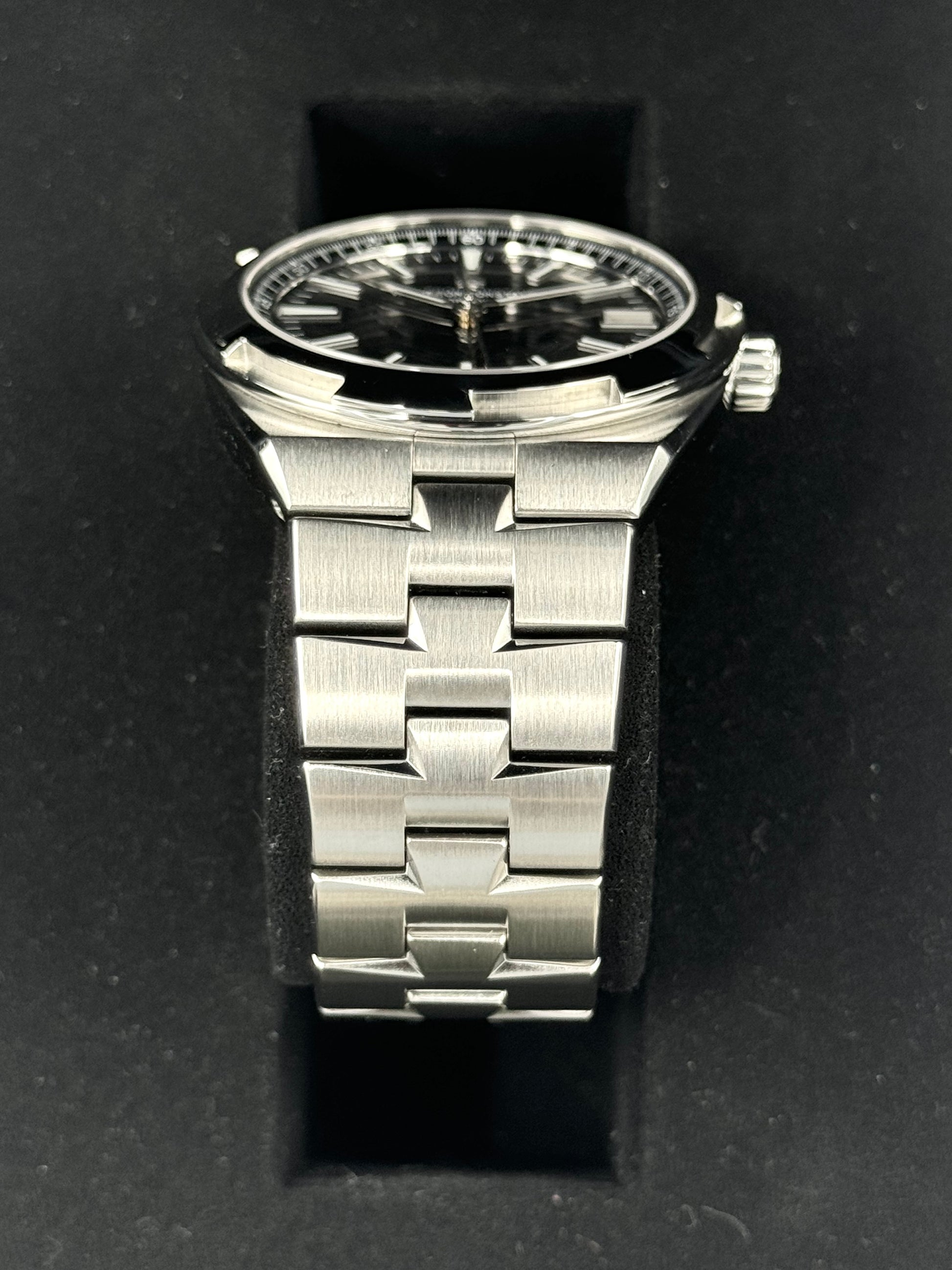 2021 Vacheron Constantin Overseas 41mm 4500V Stainless Black Dial - MyWatchLLC