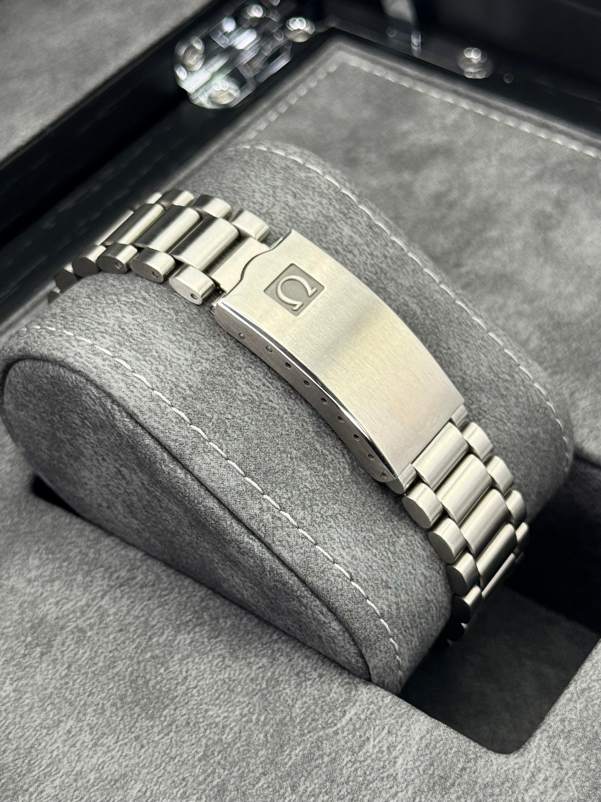 2018 Omega Speedmaster Moonwatch 311.32.40.30.02.001 39mm Silver Dial - MyWatchLLC