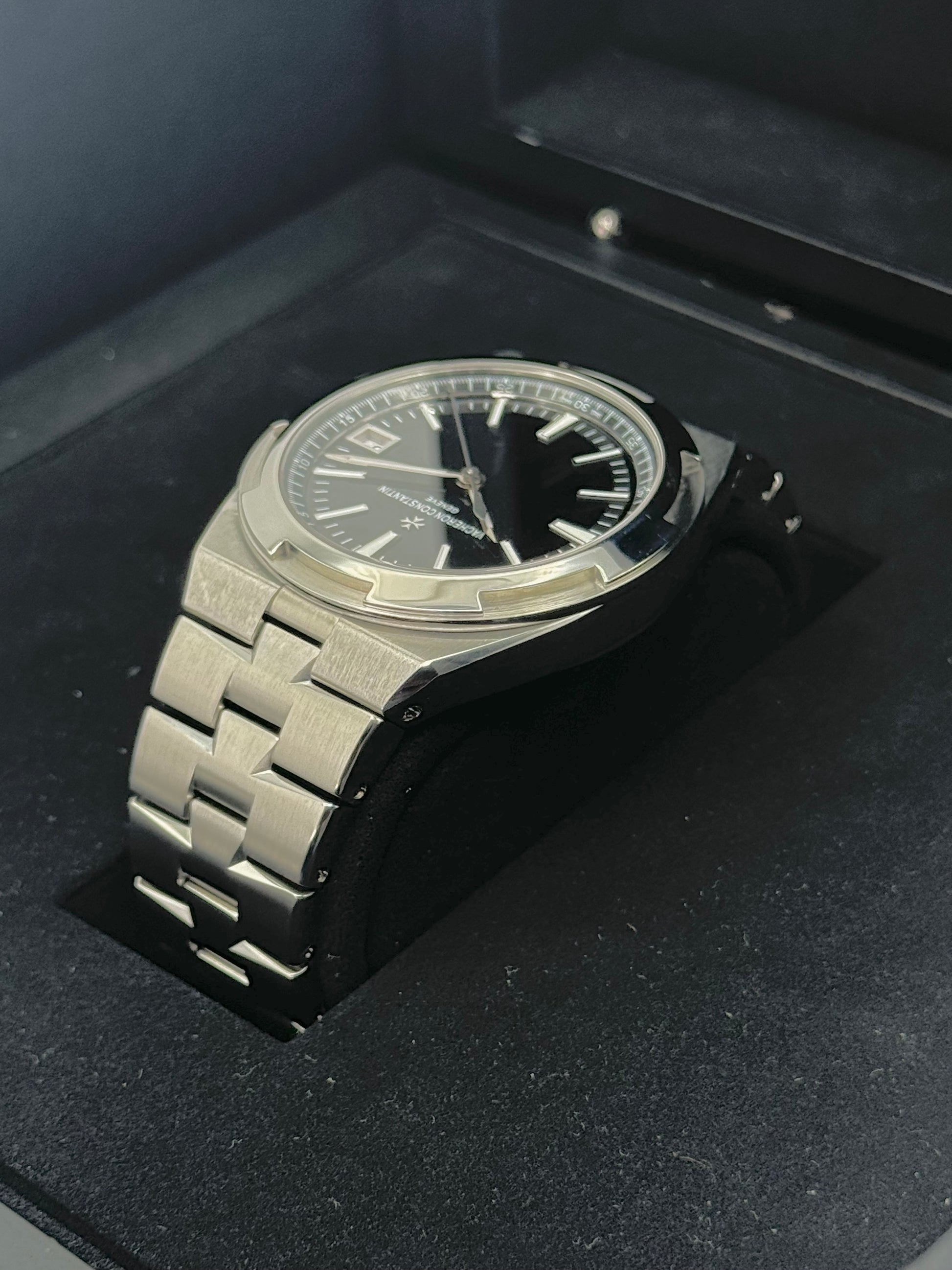 2021 Vacheron Constantin Overseas 41mm 4500V Stainless Black Dial - MyWatchLLC