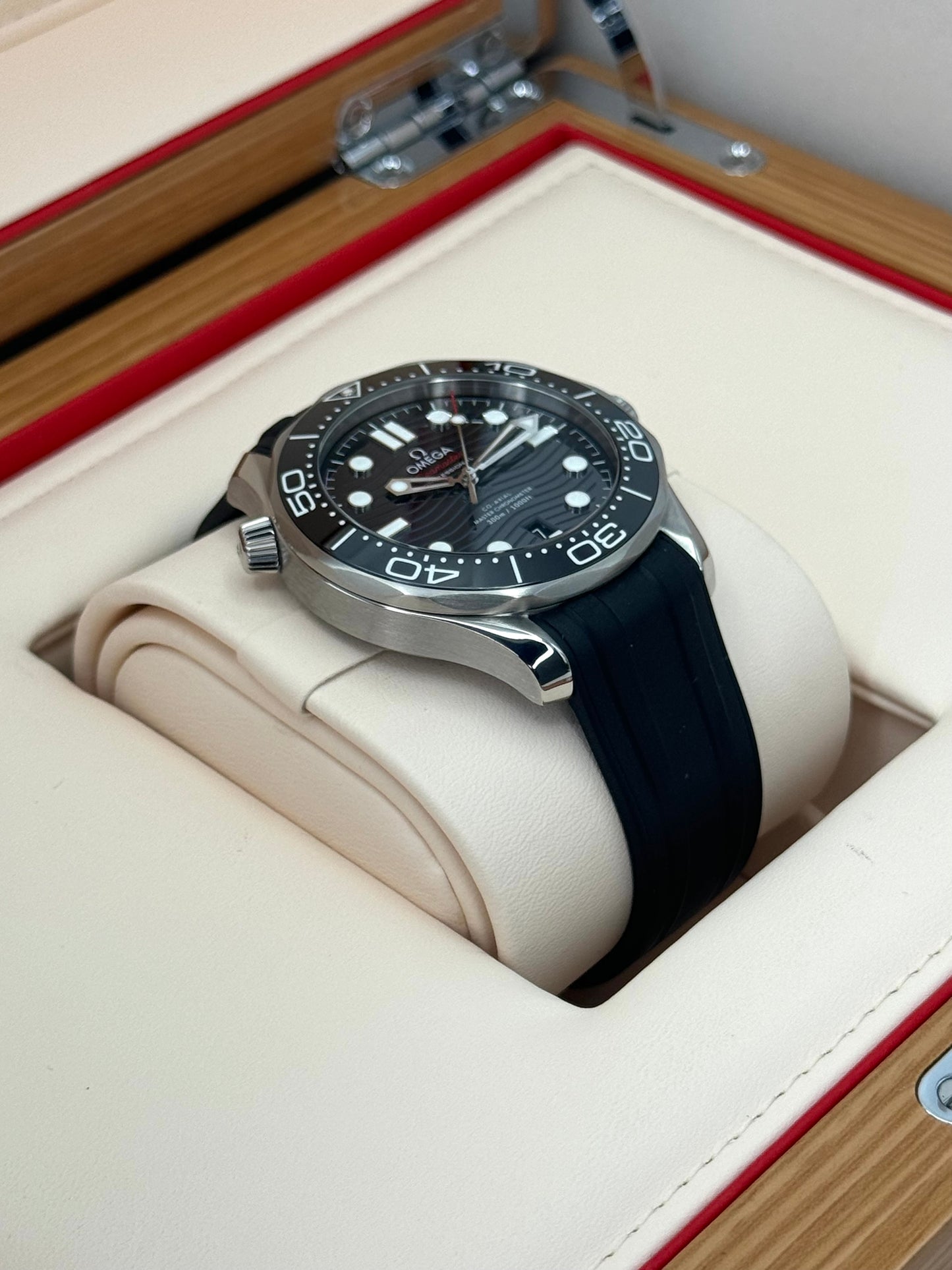 2022 Omega Seamaster Diver 300M 42mm 21032422001001 Black Dial - MyWatchLLC