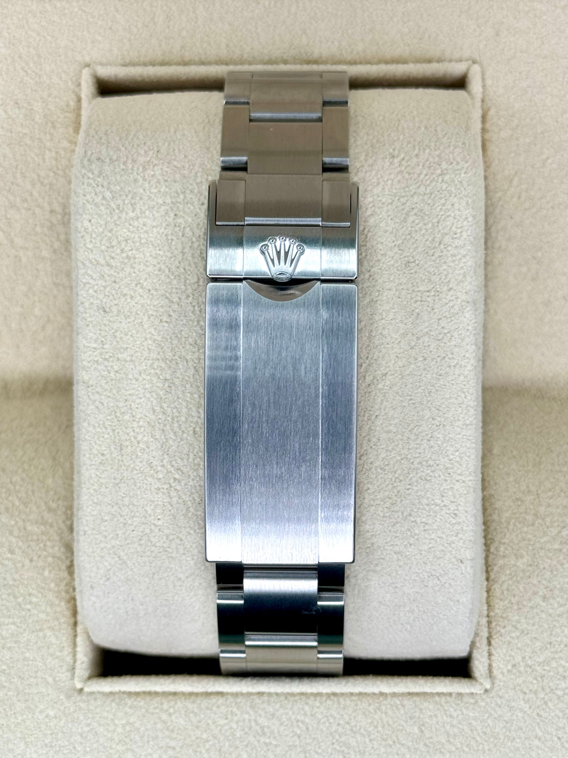 NEW 2020 Rolex Submariner "Hulk" 40mm 116610LV Green Dial - MyWatchLLC