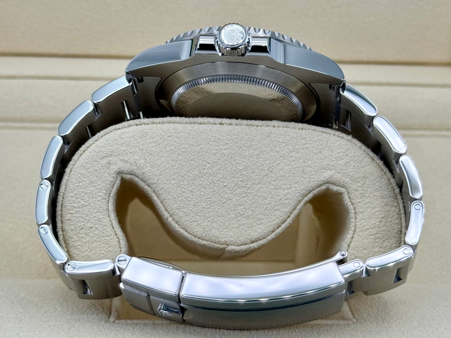 NEW 2020 Rolex Submariner "Hulk" 40mm 116610LV Green Dial - MyWatchLLC
