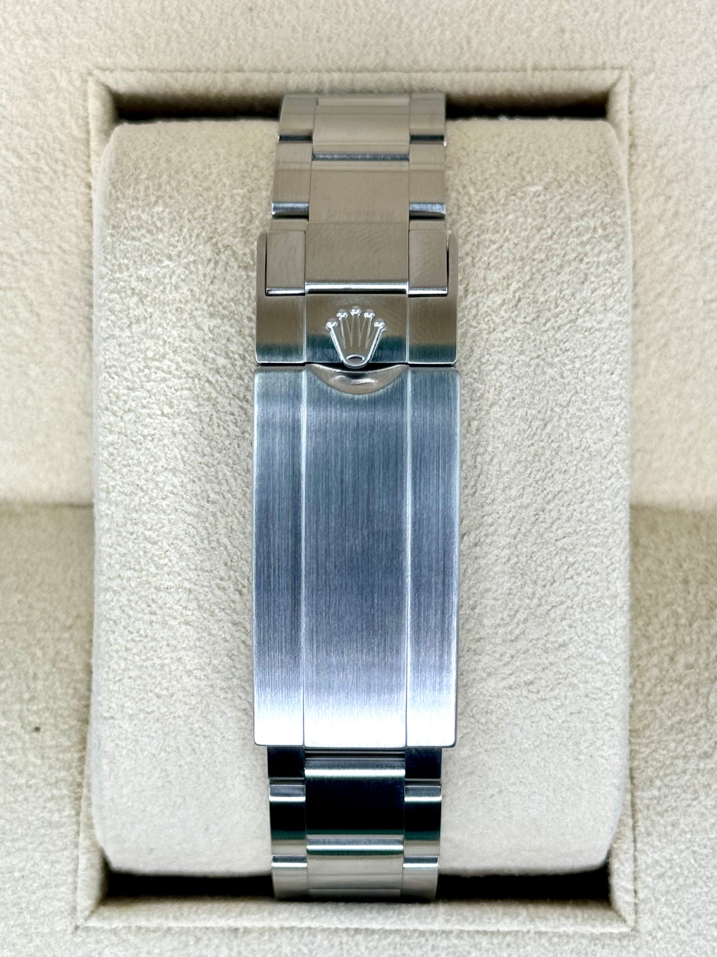 2018 Submariner “Hulk” 40mm 116610LV Stainless Steel Green Dial - MyWatchLLC
