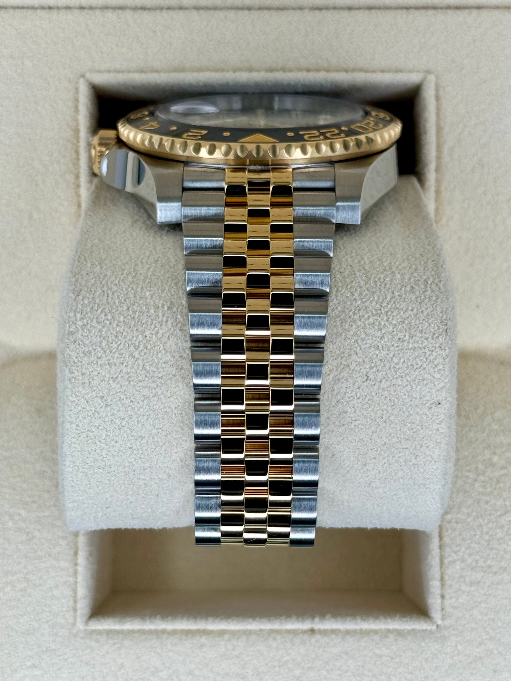 2024 Rolex GMT-Master II 40mm 126713GRNR Two-Tone Jubilee Black Dial - MyWatchLLC