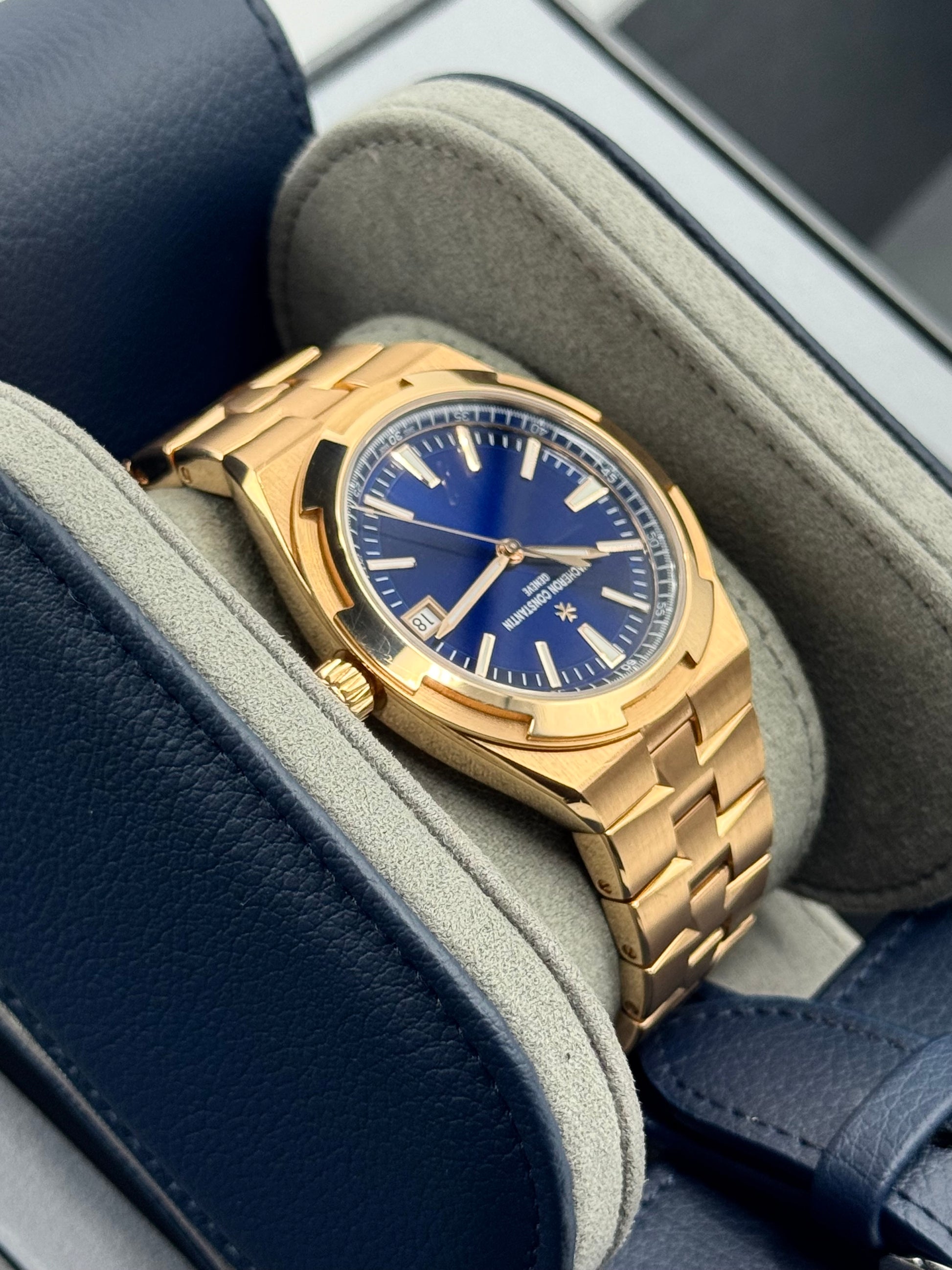 2024 Vacheron Constantin Overseas 41mm 4520V 18kt Pink Gold Blue Dial - MyWatchLLC