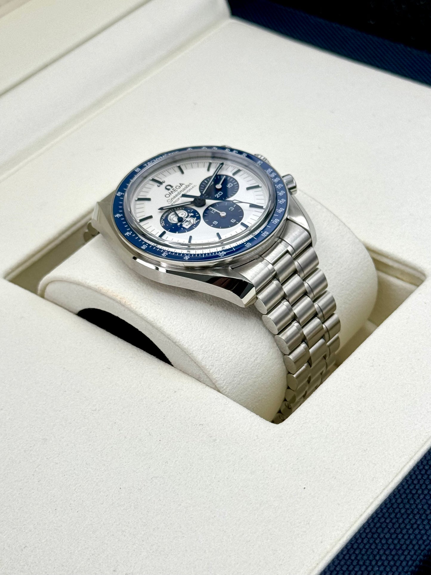 NEW 2024 Speedmaster 42mm 310.32.42.50.02.001 Silver Snoopy Award Dial - MyWatchLLC