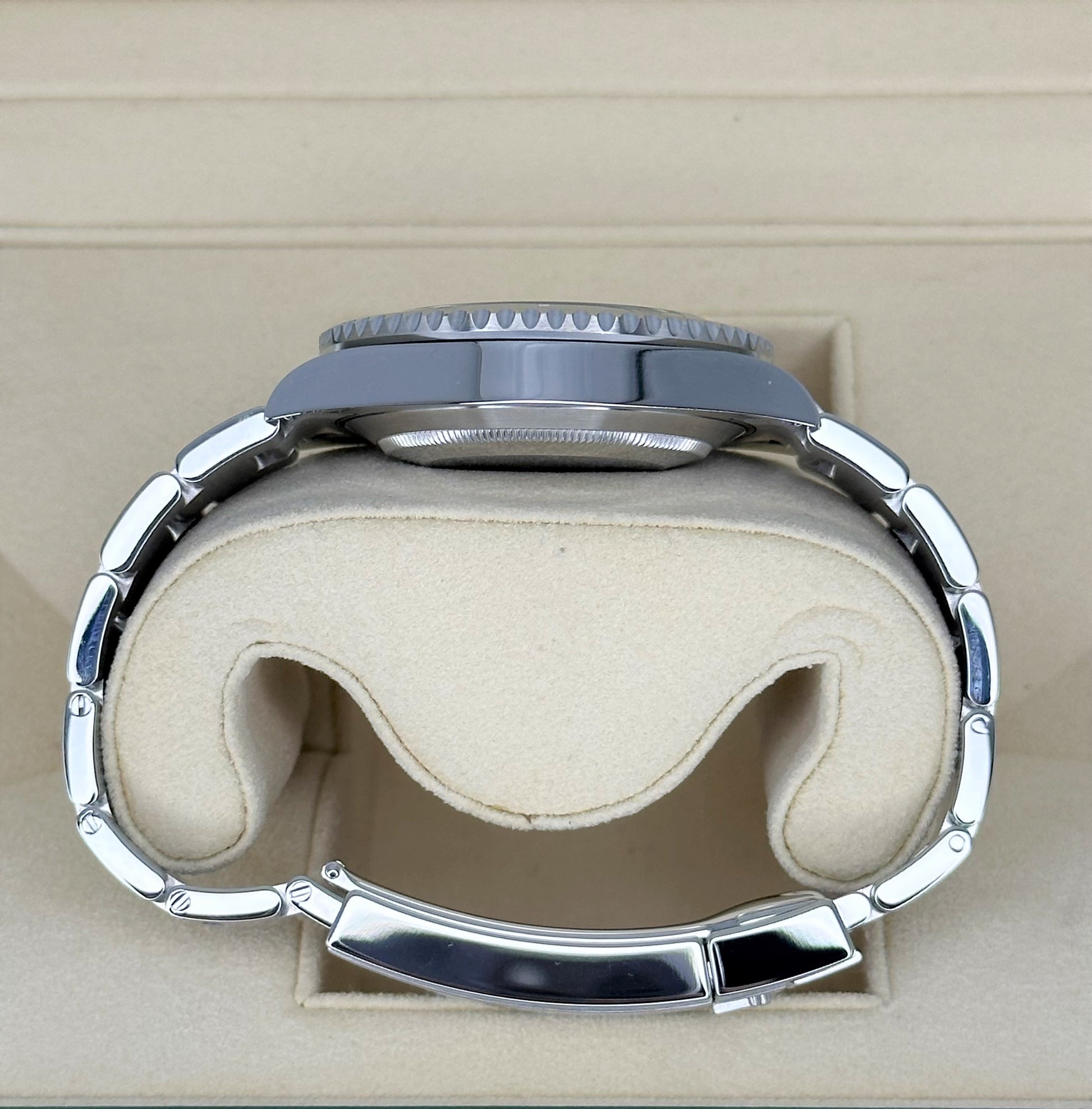 2018 Rolex Submariner "Hulk" 40mm 116610LV Stainless Steel Green Dial - MyWatchLLC