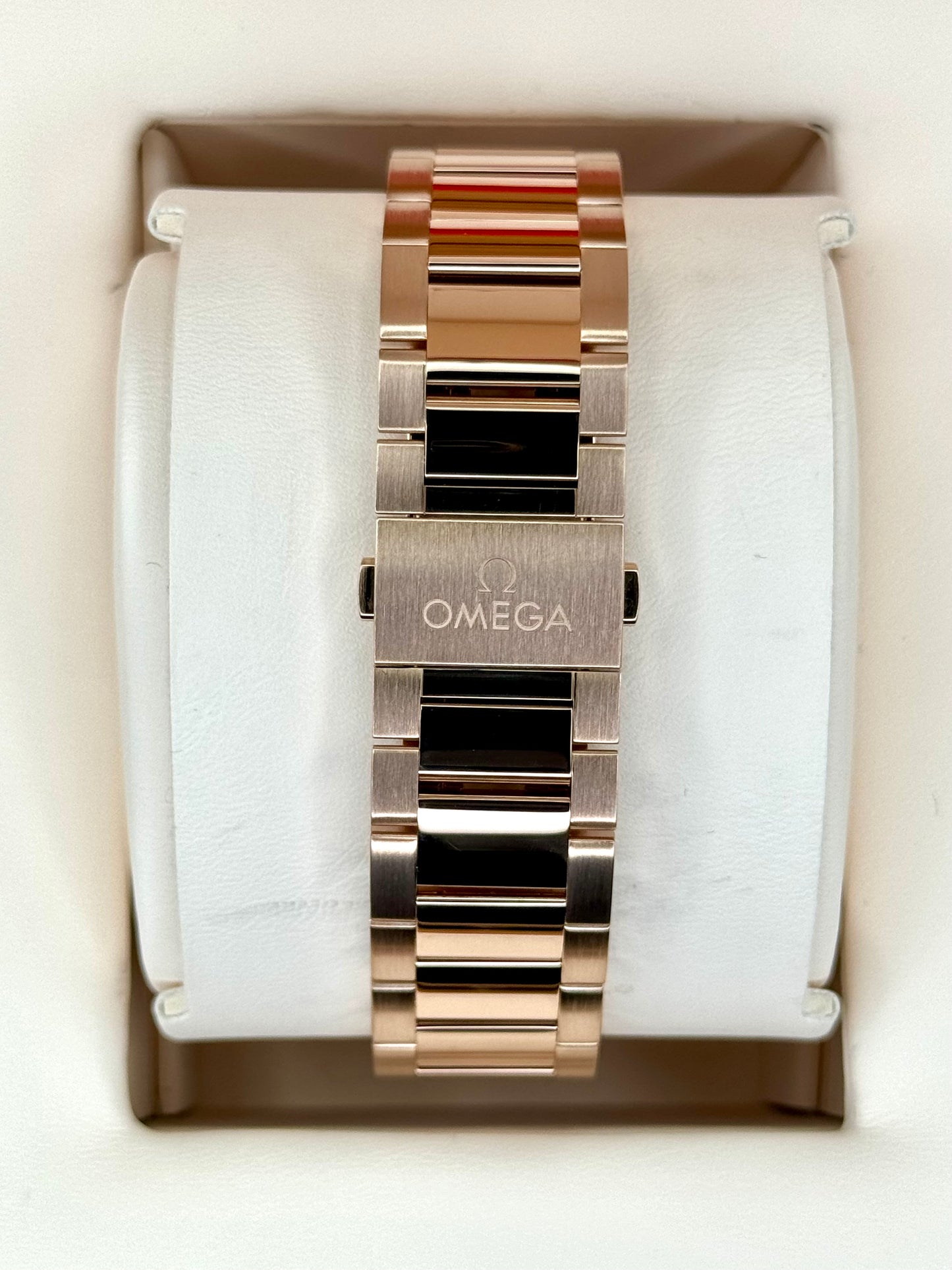 2022 Omega Seamaster Aqua Terra 43mm 22050432202001 RG Silver Dial - MyWatchLLC