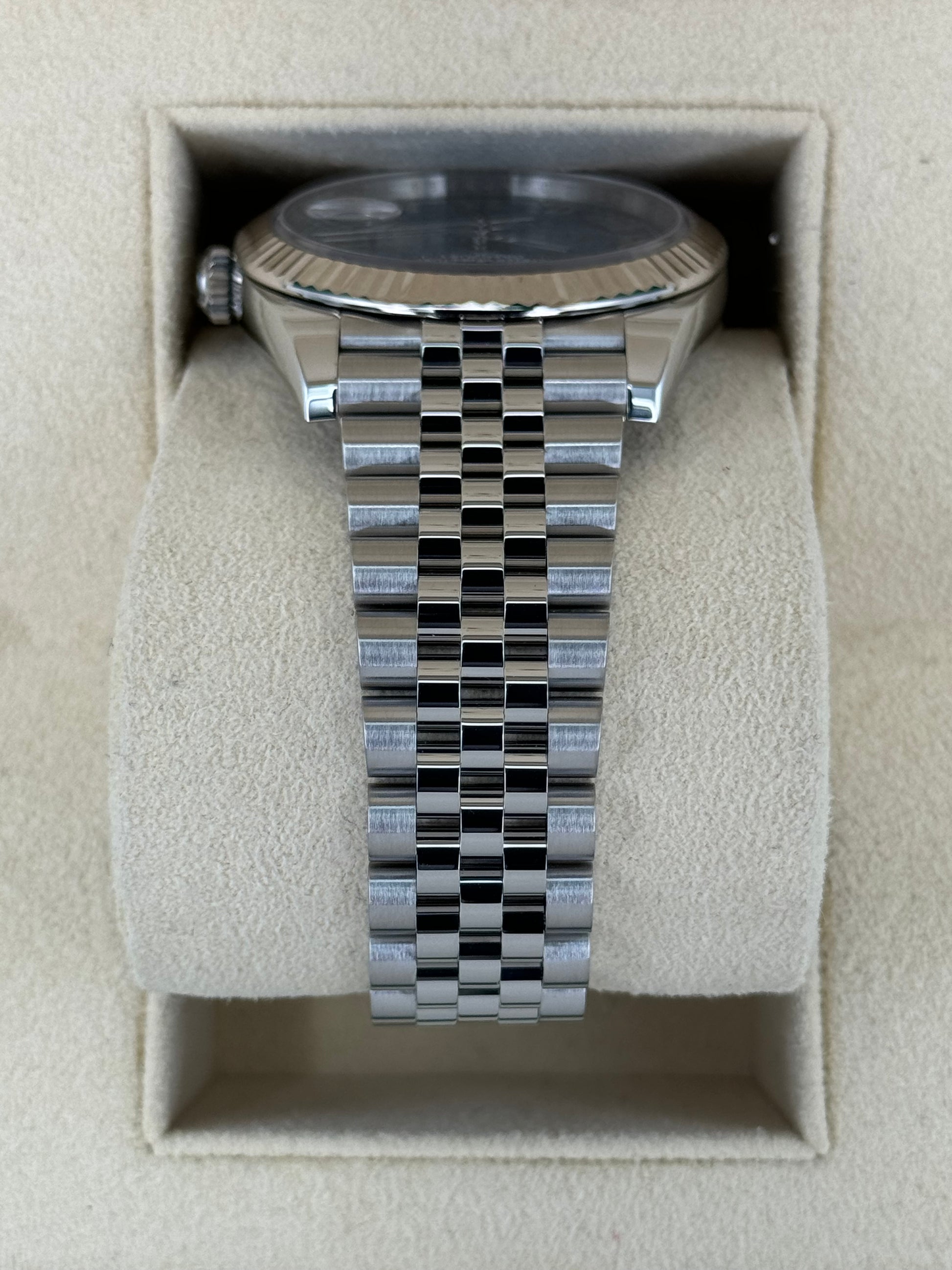 2023 Rolex Datejust 41mm 126334 Jubilee Blue Roman Numeral Dial - MyWatchLLC