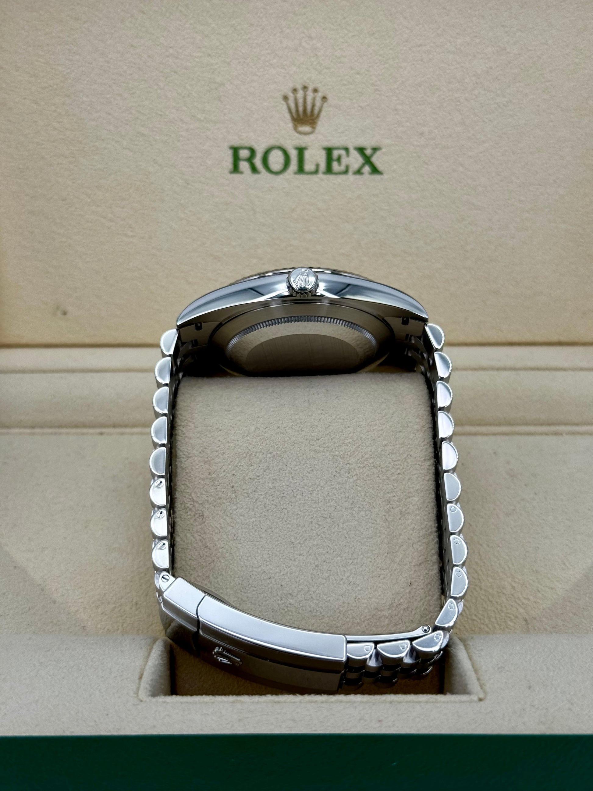 2023 Rolex Datejust 41mm 126334 Jubilee Blue Roman Numeral Dial - MyWatchLLC