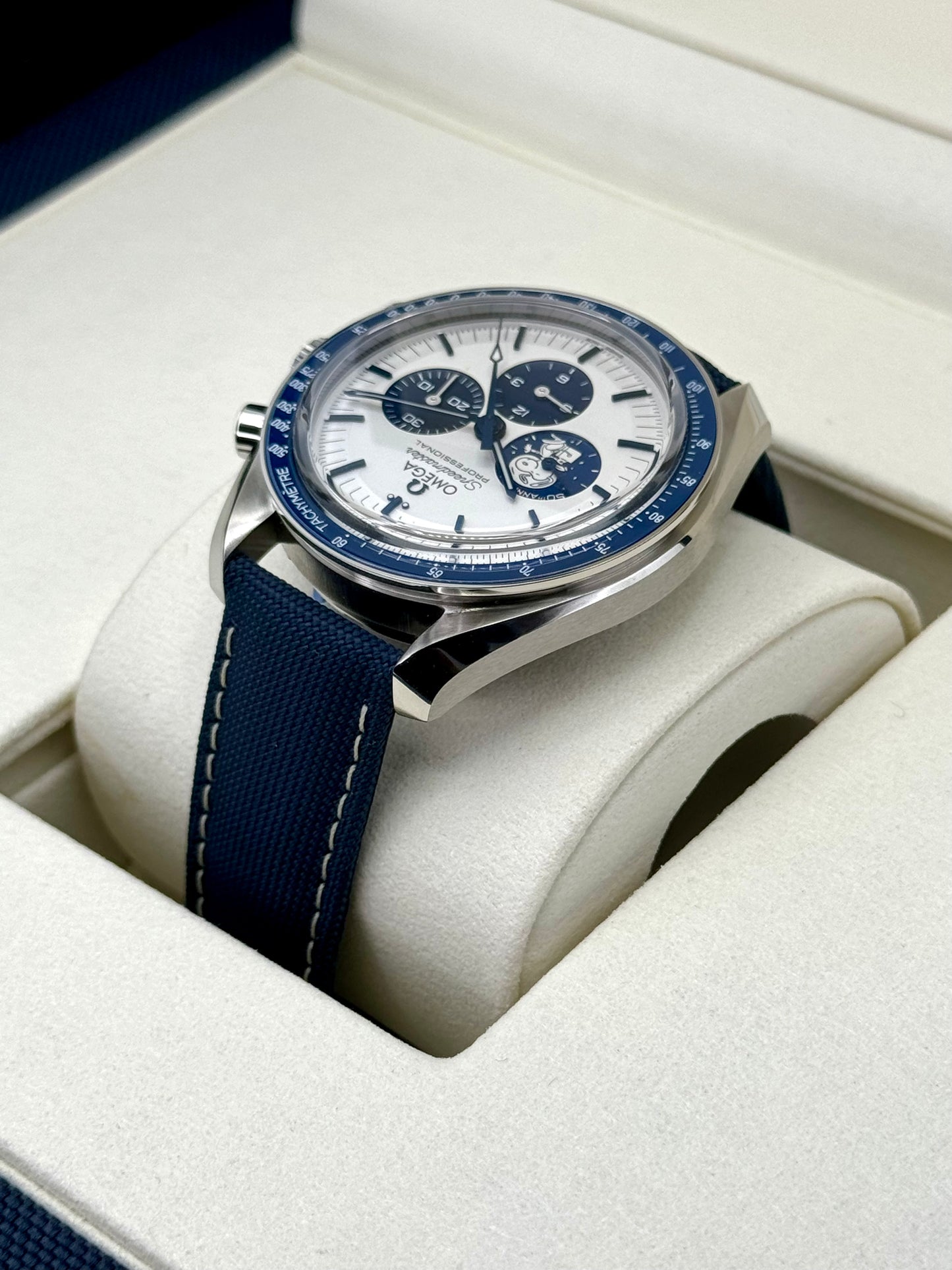 NEW 2023 Omega Speedmaster Silver Snoopy Award 310.32.42.50.02.001 - MyWatchLLC