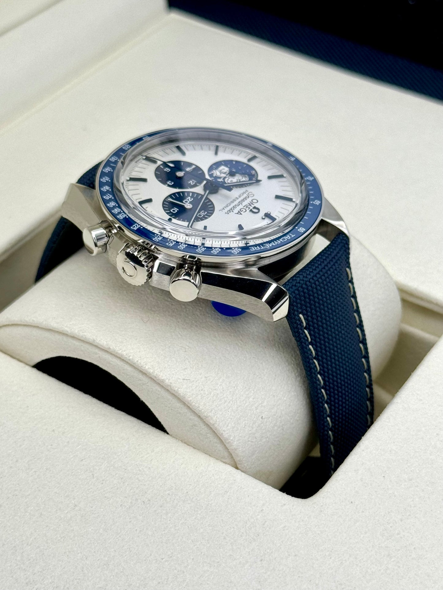 NEW 2023 Omega Speedmaster Silver Snoopy Award 310.32.42.50.02.001 - MyWatchLLC