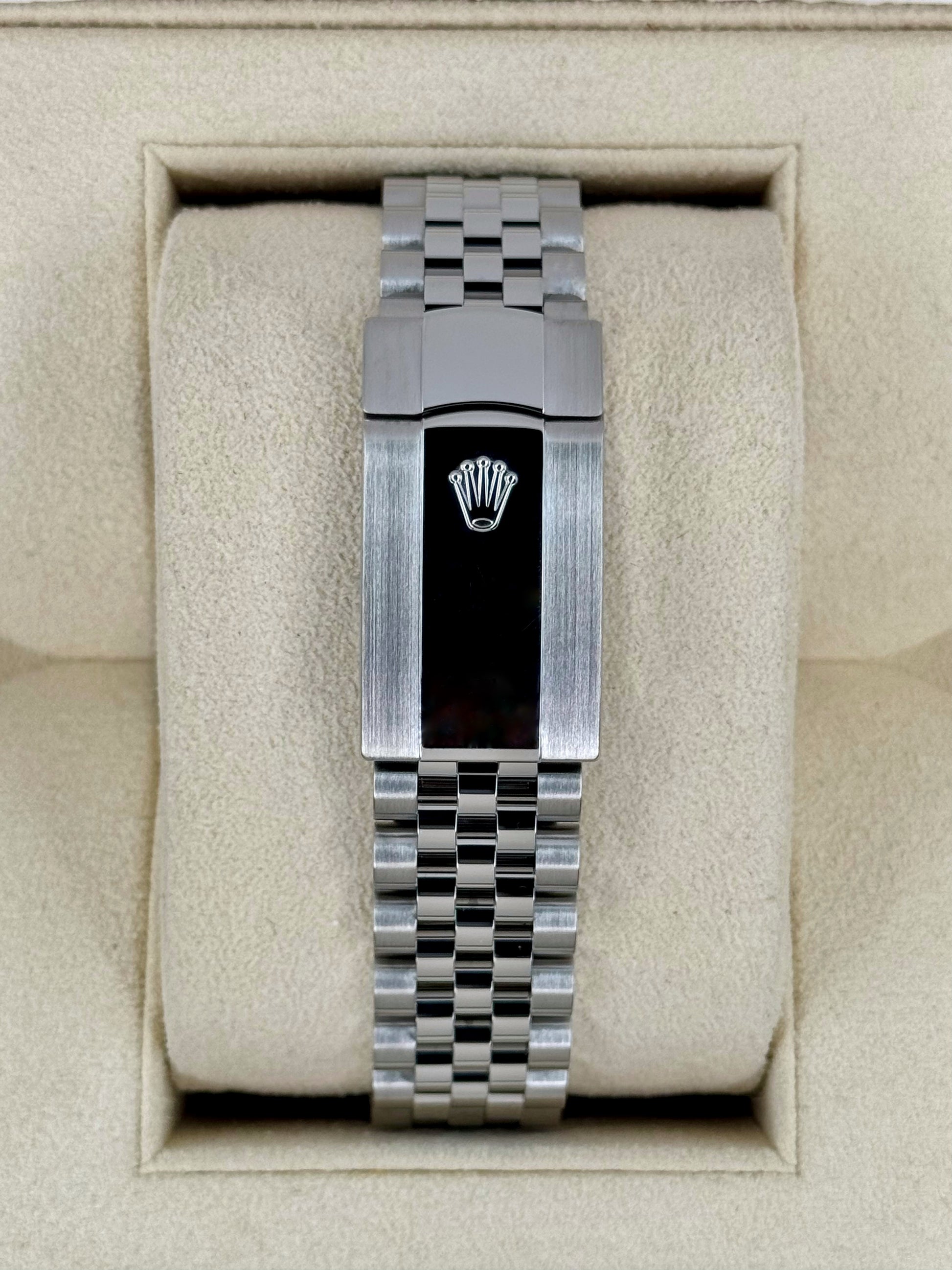 2022 Rolex Datejust 41mm 126334 Stainless Steel Jubilee Blue Dial - MyWatchLLC