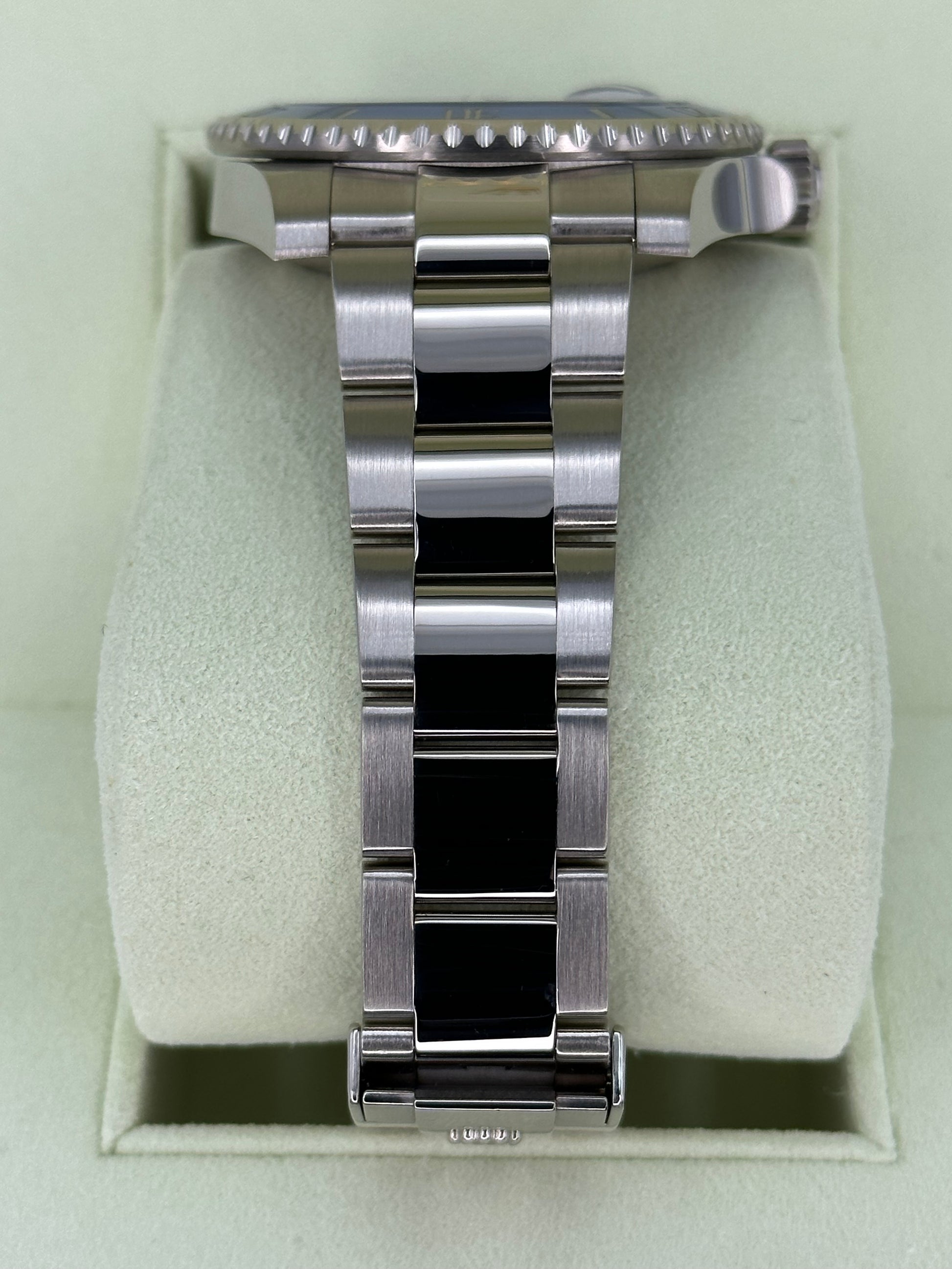 2009 Rolex Submariner Date “Smurf” 40mm 116619LB White Gold Blue Dial - MyWatchLLC