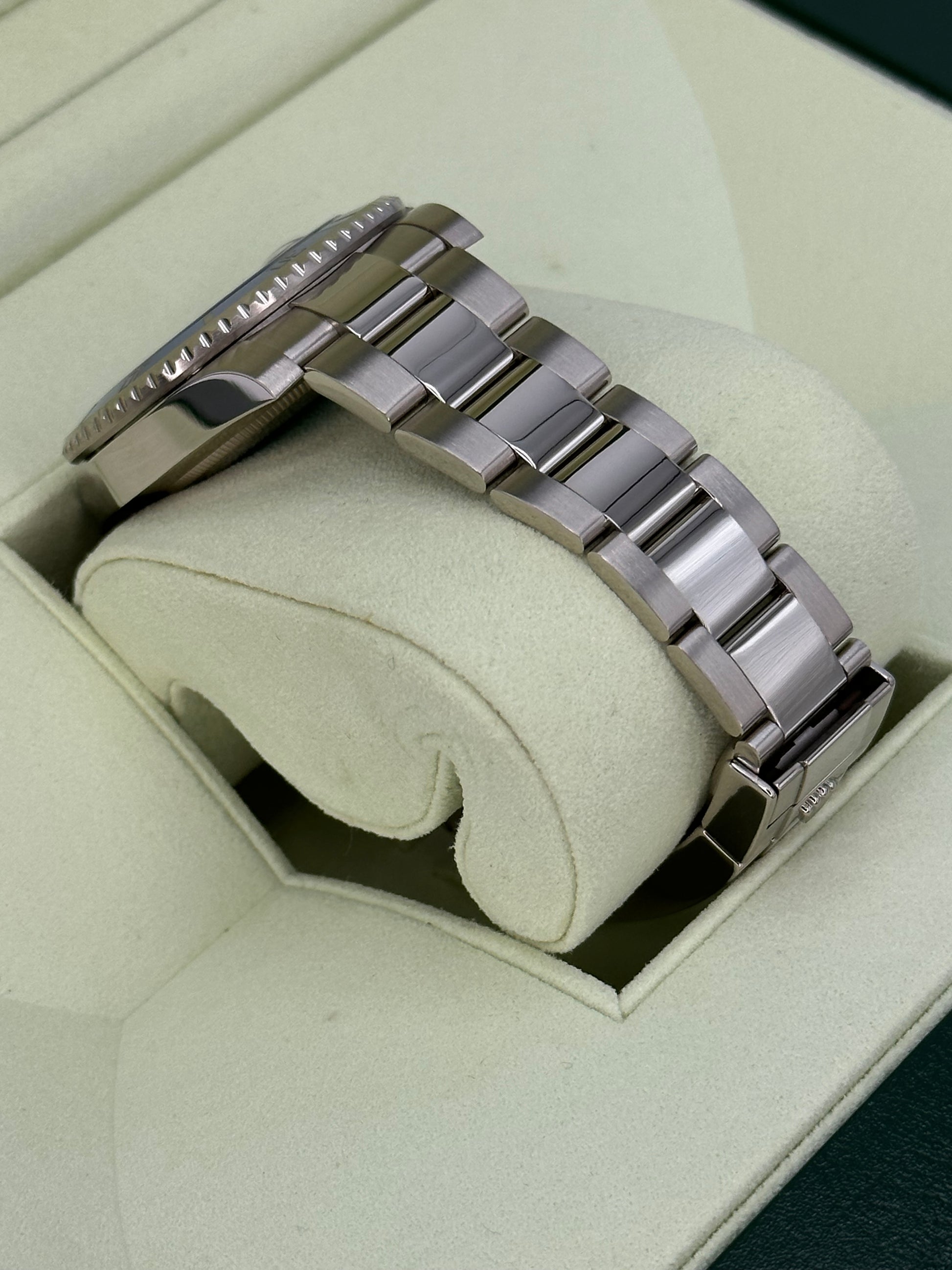 2009 Rolex Submariner Date “Smurf” 40mm 116619LB White Gold Blue Dial - MyWatchLLC