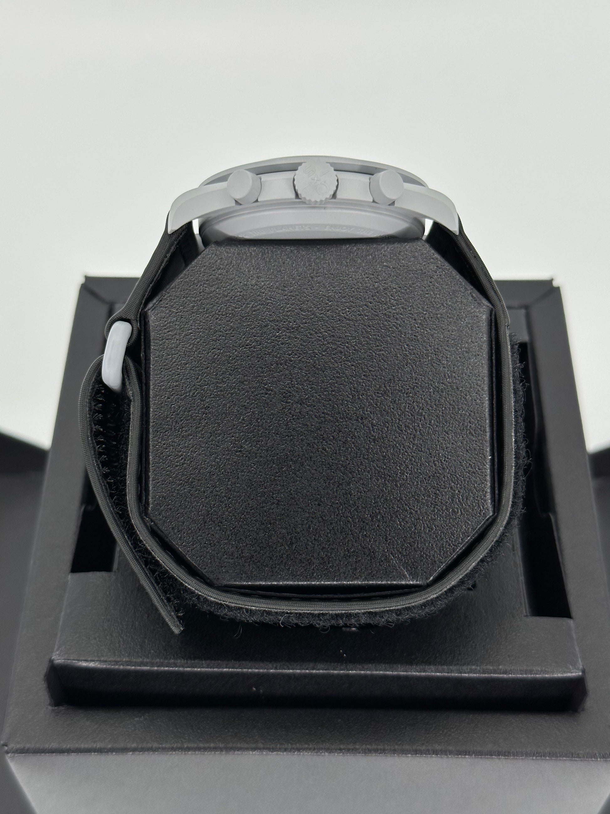 NEW Omega S033M100 Bioceramic Moon Swatch - Mission to the Moon - MyWatchLLC