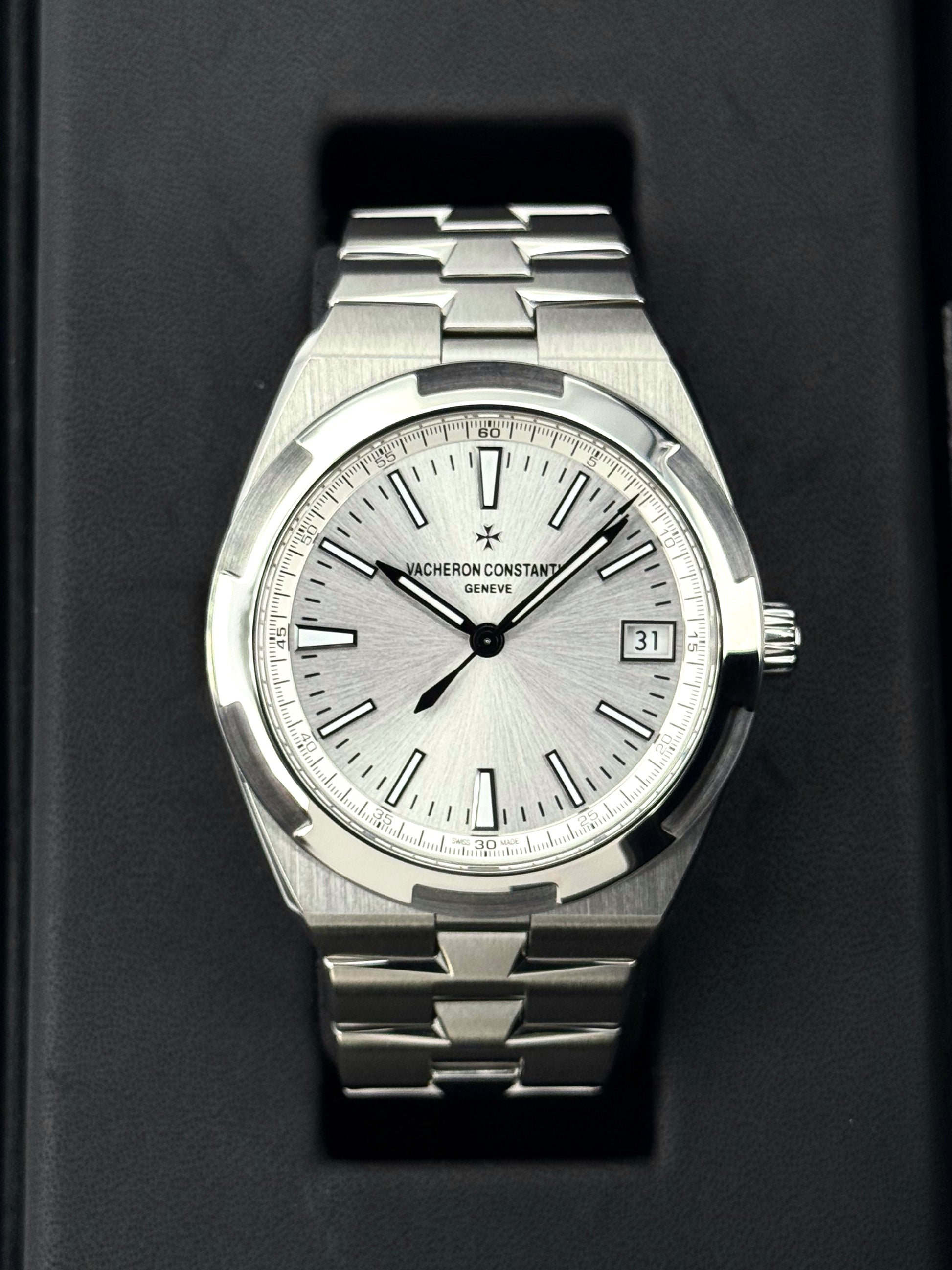 2018 Vacheron Constantin Overseas 41mm 4500V Stainless Silver Dial - MyWatchLLC