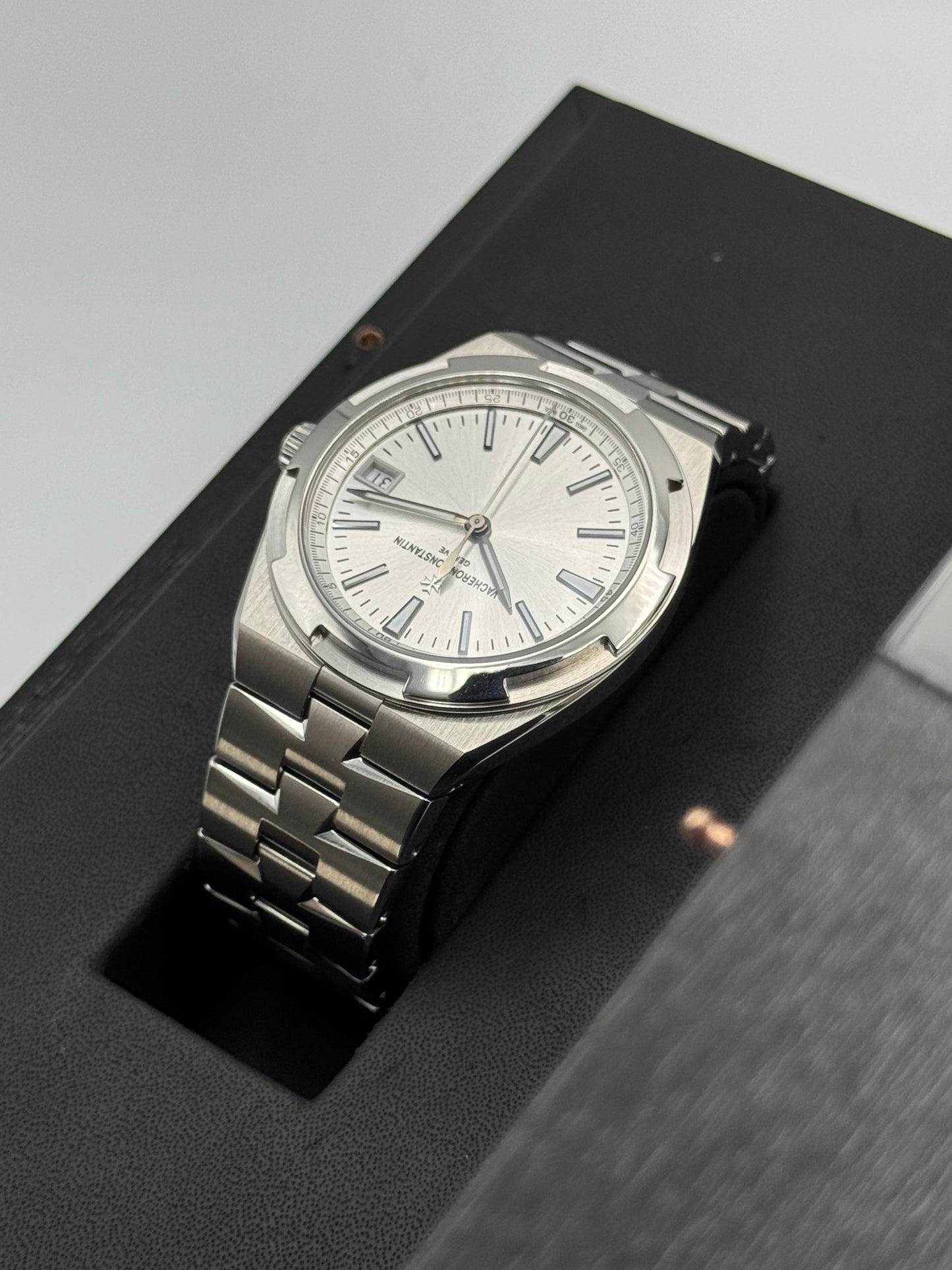 2018 Vacheron Constantin Overseas 41mm 4500V Stainless Silver Dial - MyWatchLLC