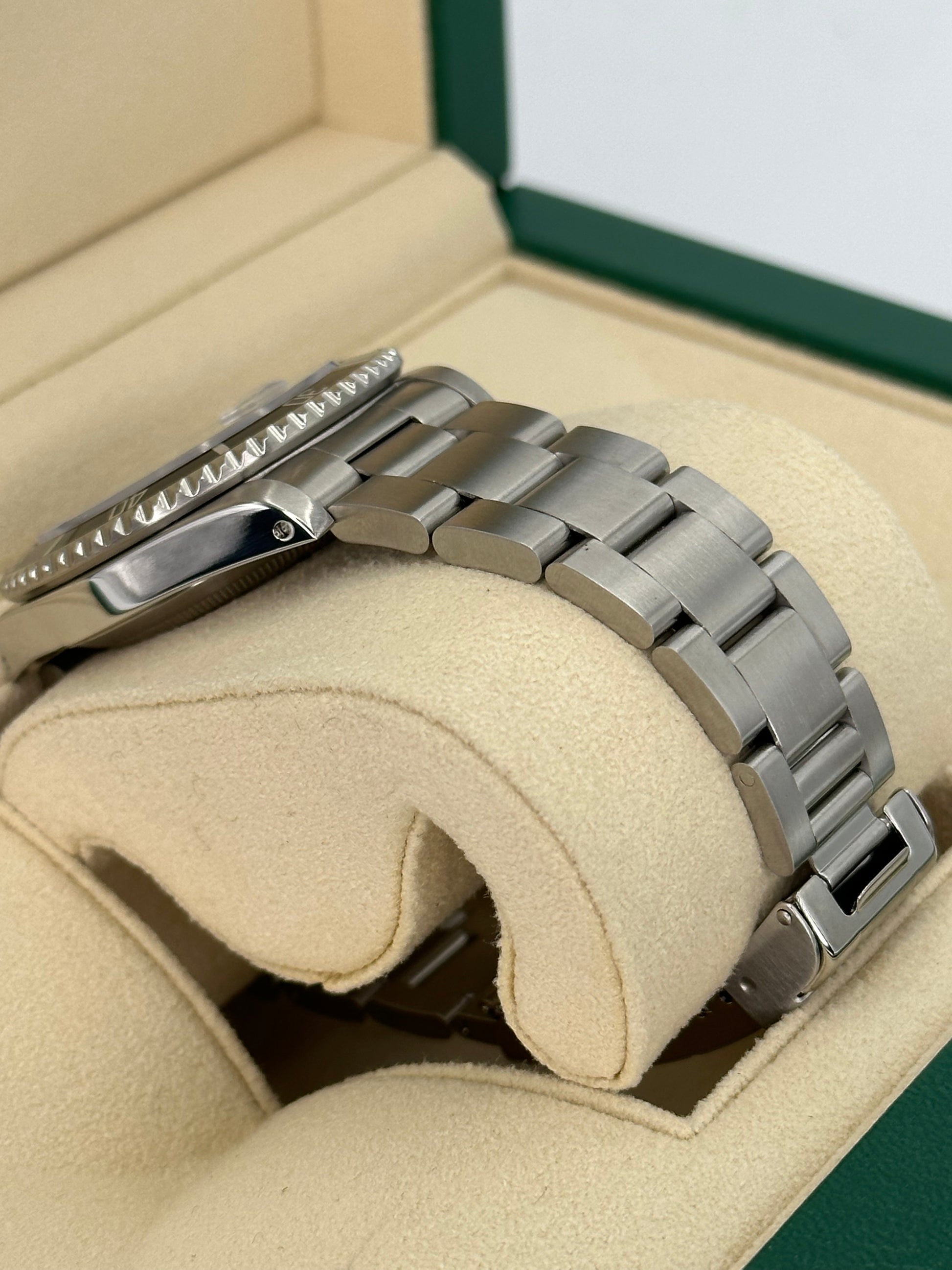 1991 Rolex Submariner Date 40mm 16610 with RSC Card - MyWatchLLC