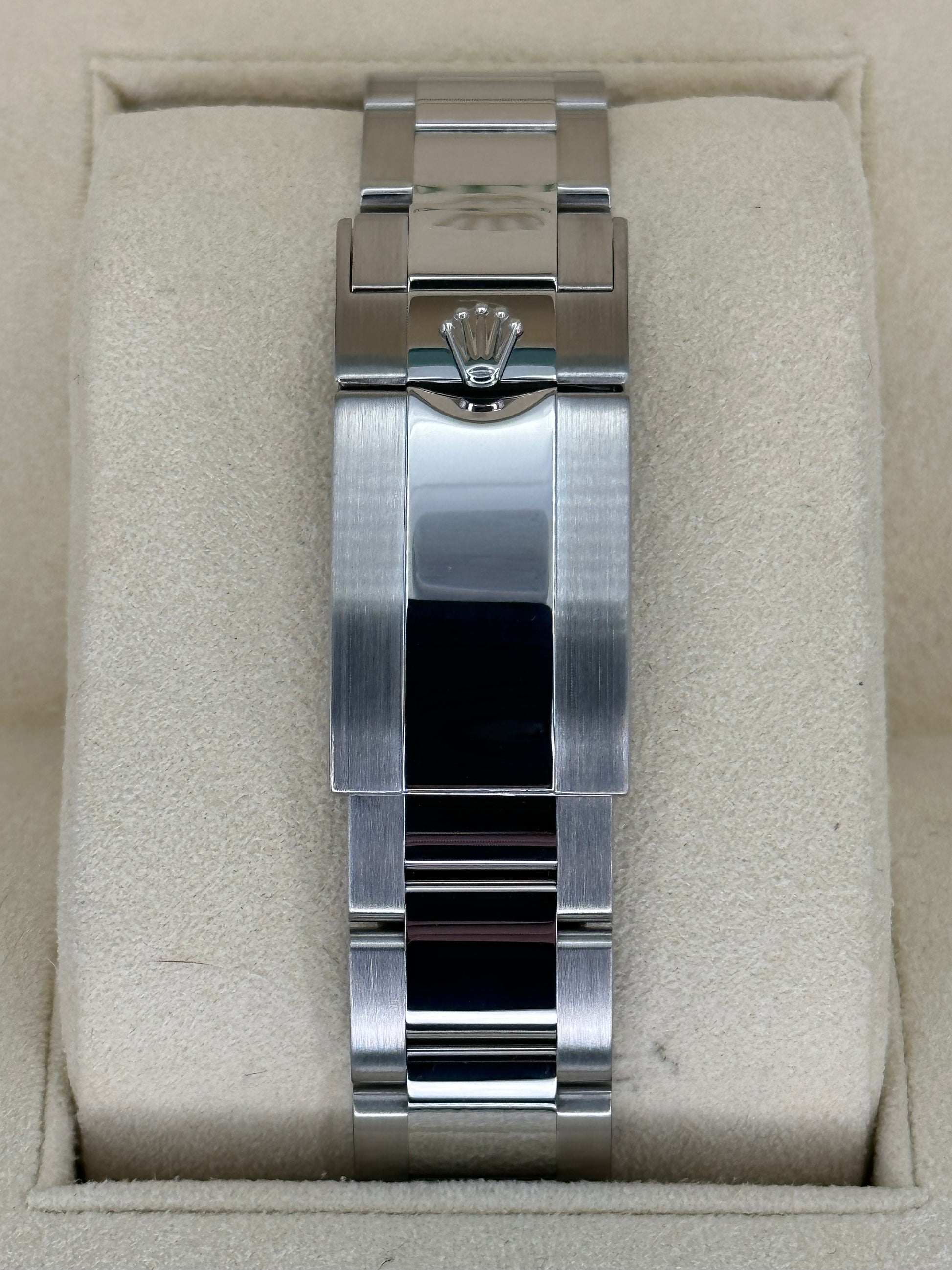 2019 Rolex Yacht-Master 40mm 116622 Stainless Steel Rhodium Dial - MyWatchLLC