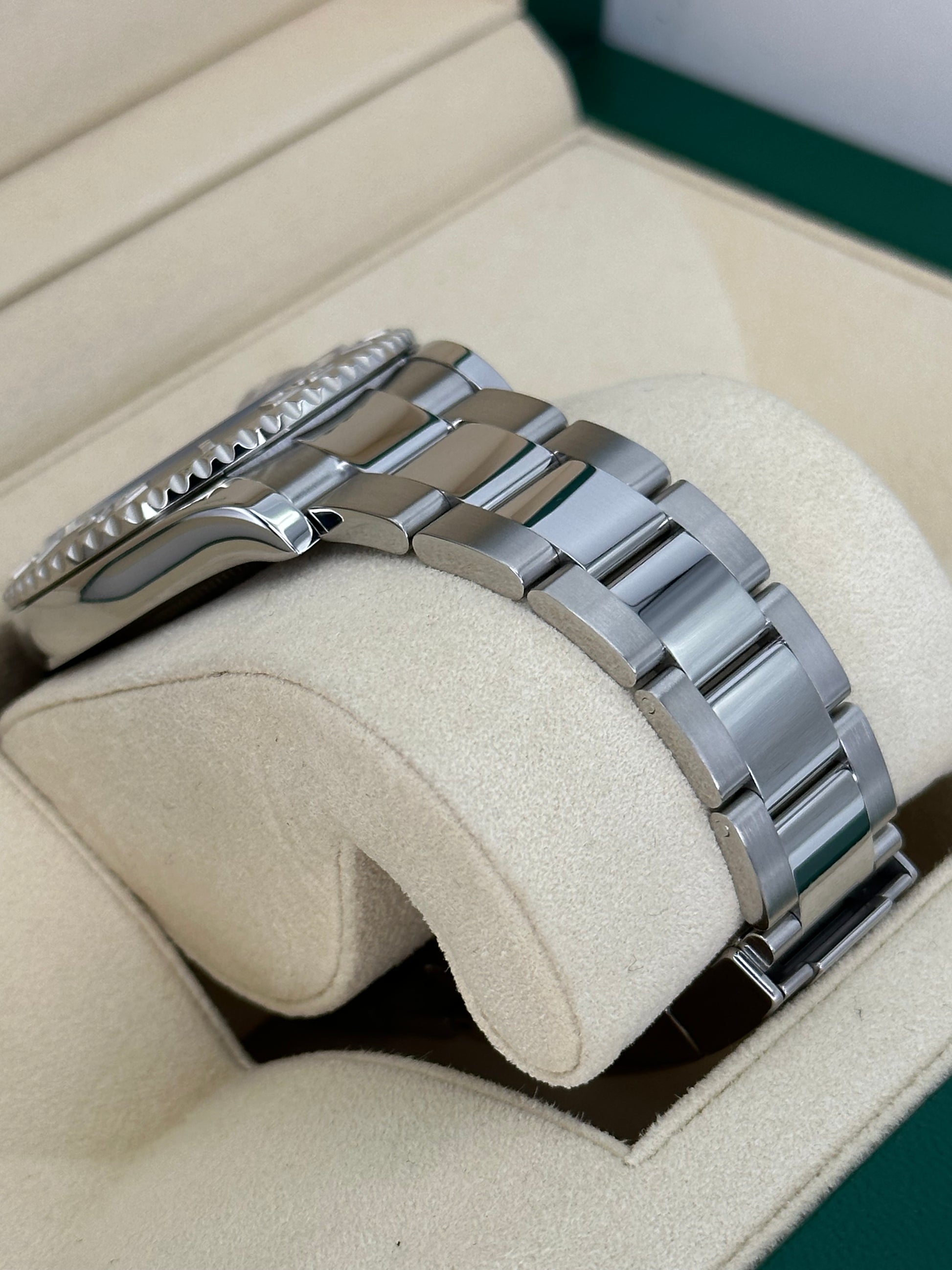 2019 Rolex Yacht-Master 40mm 116622 Stainless Steel Rhodium Dial - MyWatchLLC