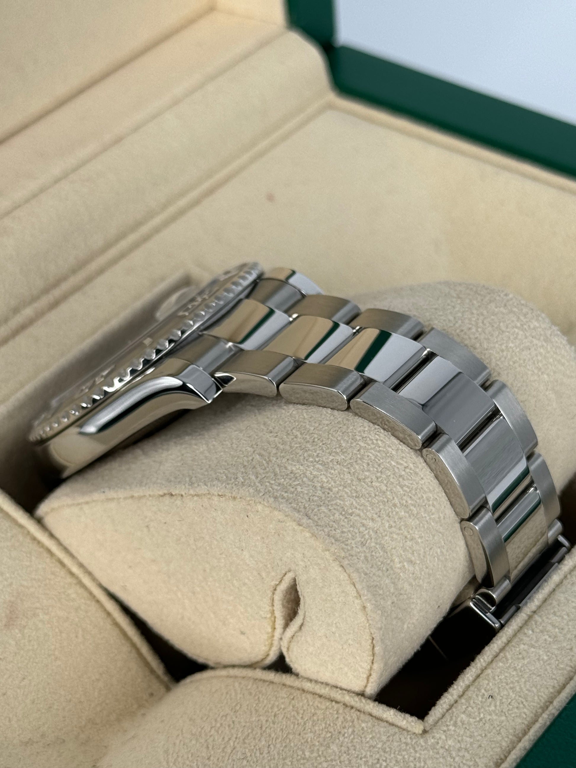 2019 Rolex Yacht-Master 40mm 116622 Stainless Steel Blue Dial - MyWatchLLC