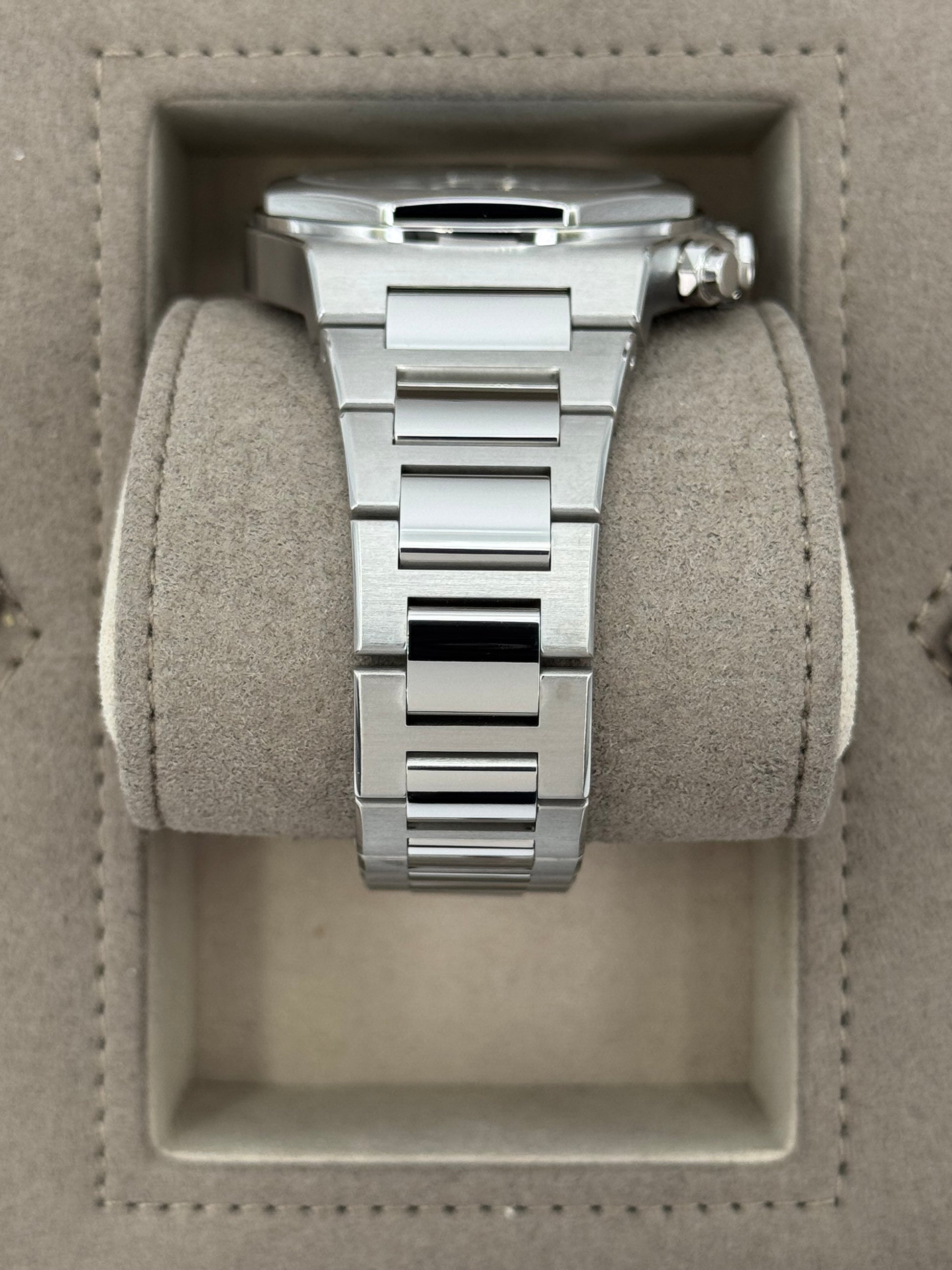 2022 Girard-Perregaux Laureato Chronograph 42mm 81020-11-431-11A Blue Dial - MyWatchLLC