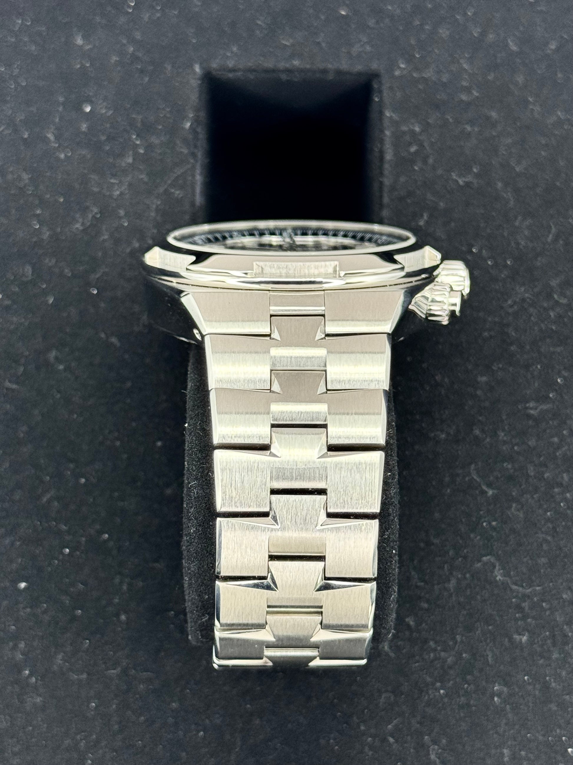 2020 Vacheron Constantin Overseas 42.5mm 5500V Stainless Blue Dial - MyWatchLLC