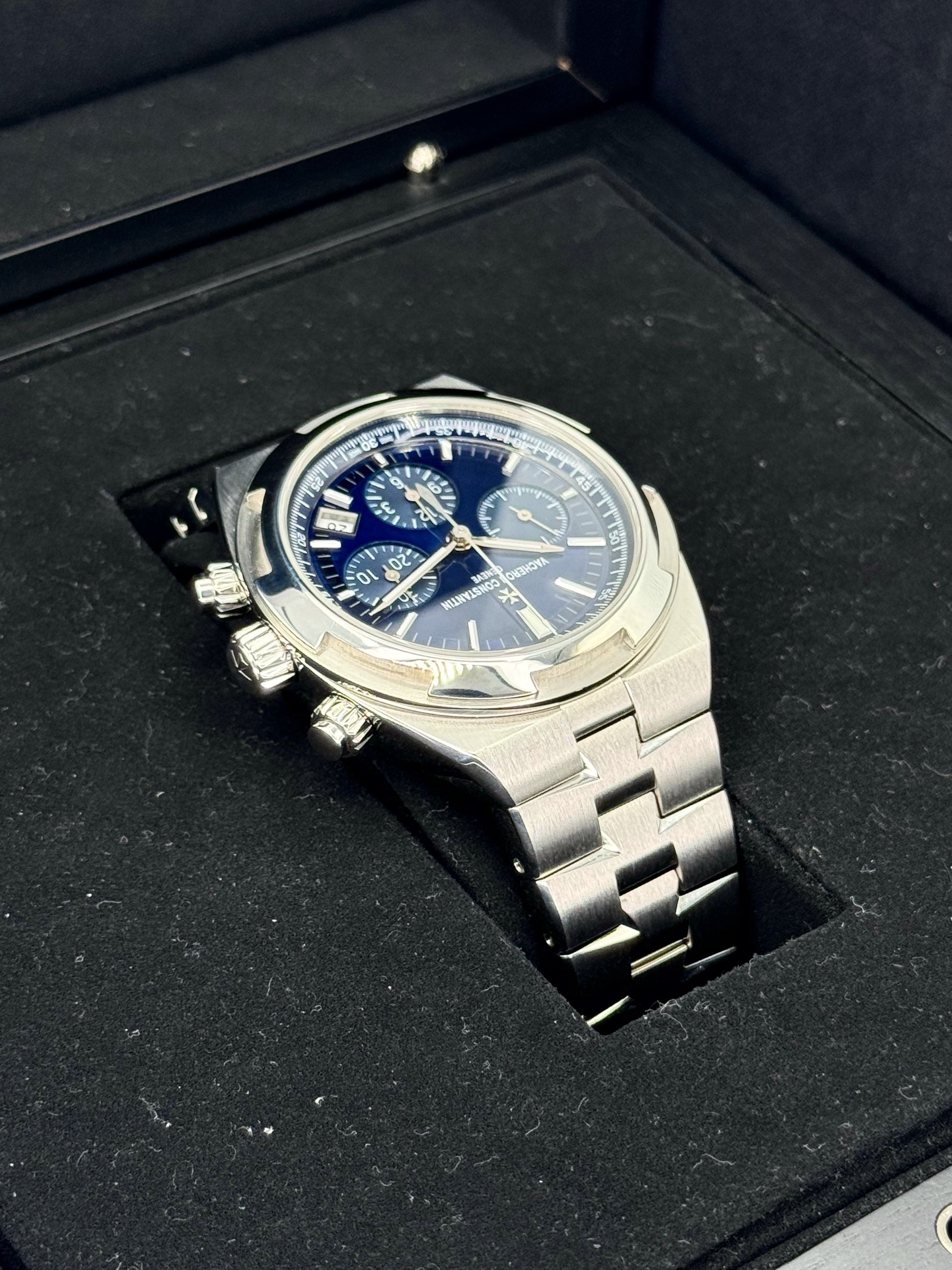 2020 Vacheron Constantin Overseas 42.5mm 5500V Stainless Blue Dial - MyWatchLLC