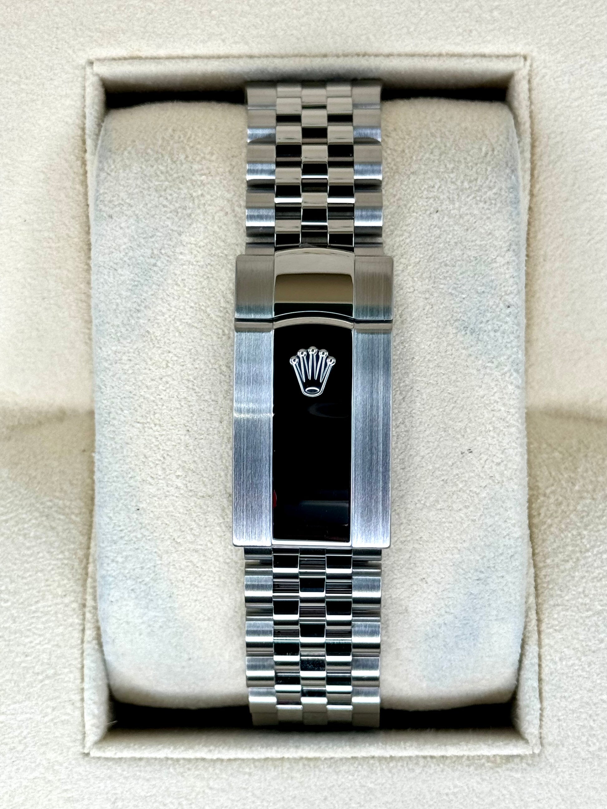 2024 Rolex Datejust 41mm 126300 Jubilee Green Dial - MyWatchLLC