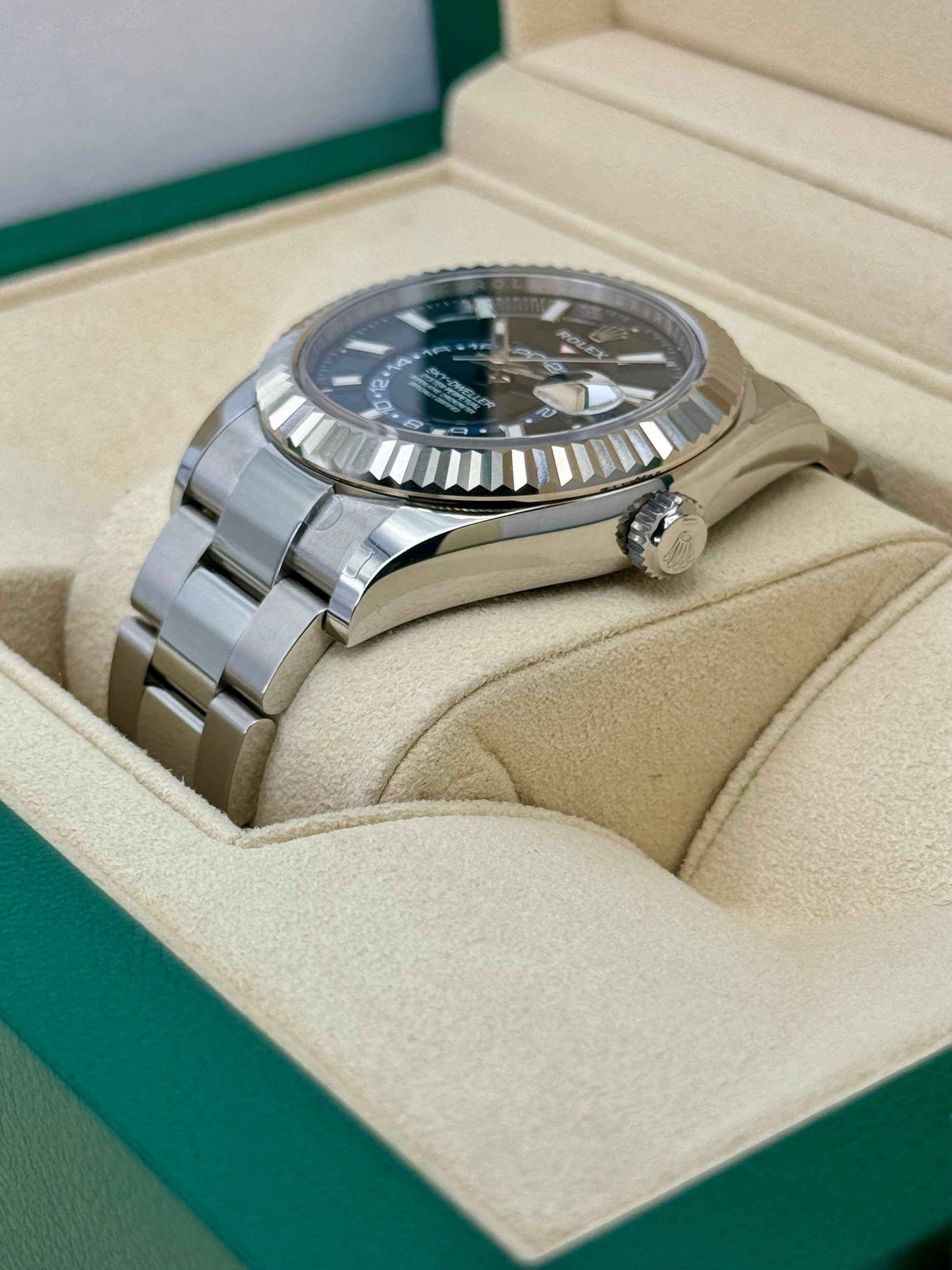 NEW 2022 Sky-Dweller 42mm 326934 Stainless Steel Oyster Blue Dial - MyWatchLLC