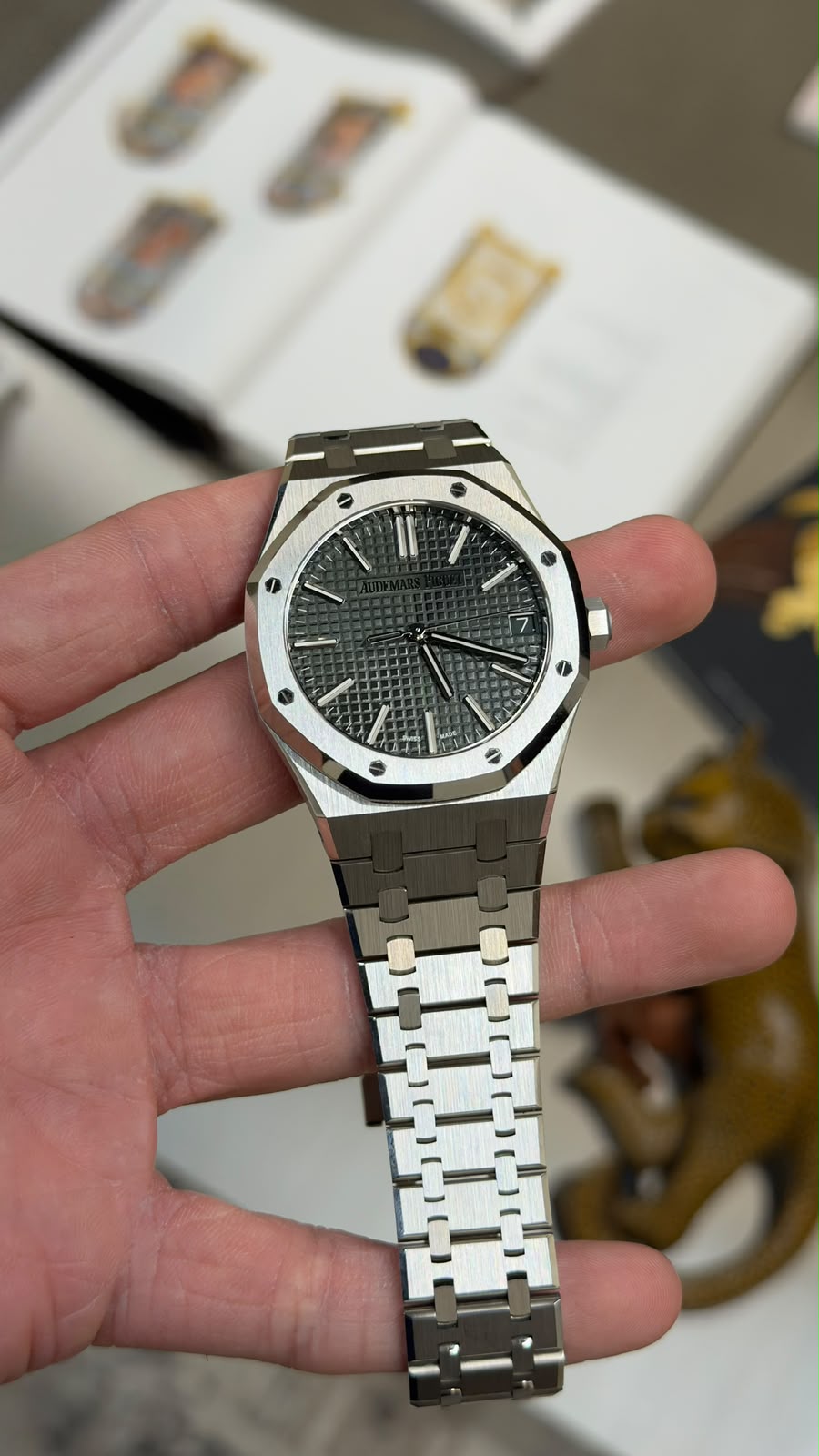 2024 Audemars Piguet Royal Oak 41mm 15510ST Stainless Steel Green Dial