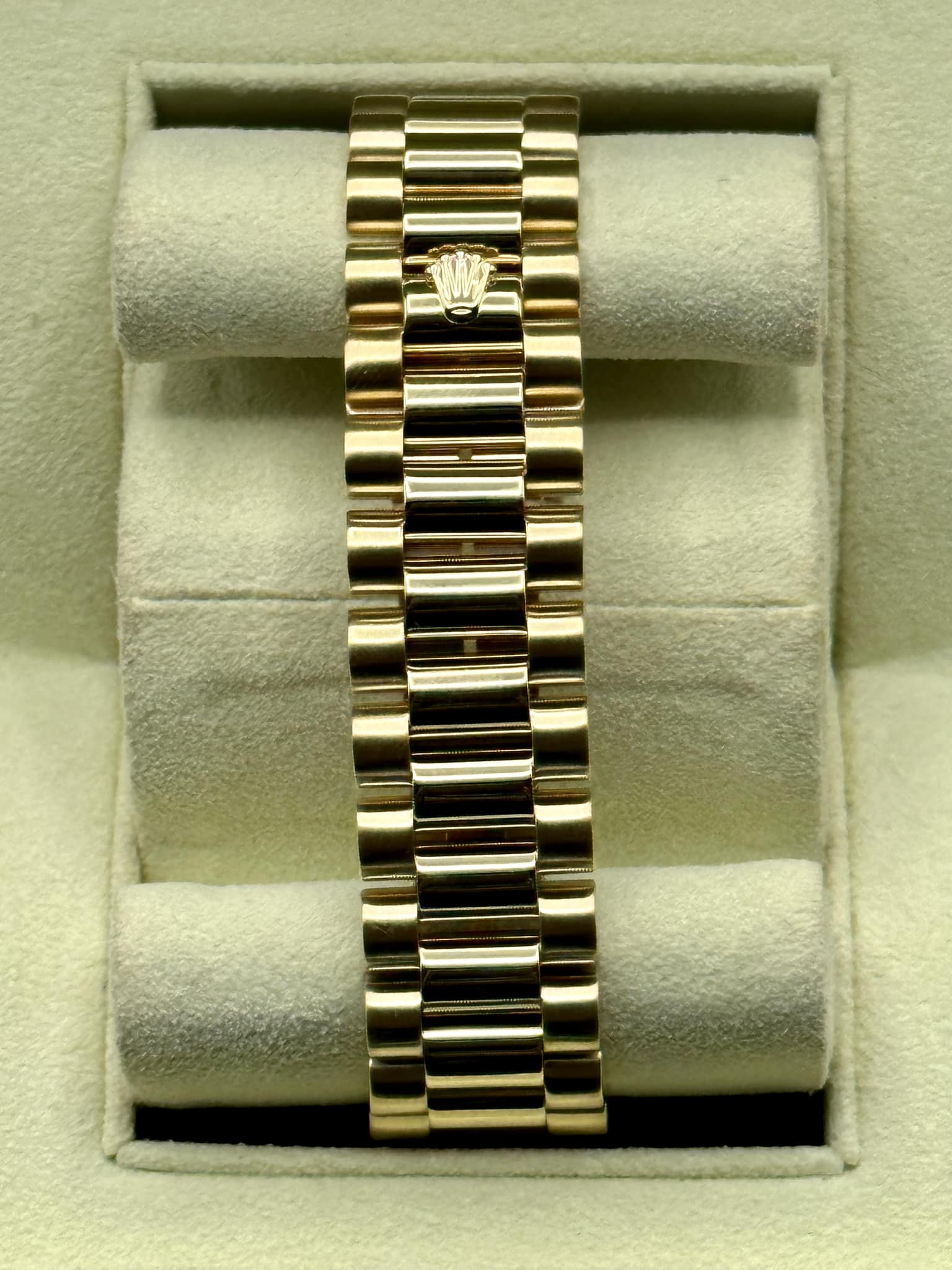 2000 Rolex Day-Date 36mm 118208 Presidential Champagne Wave Dial - MyWatchLLC