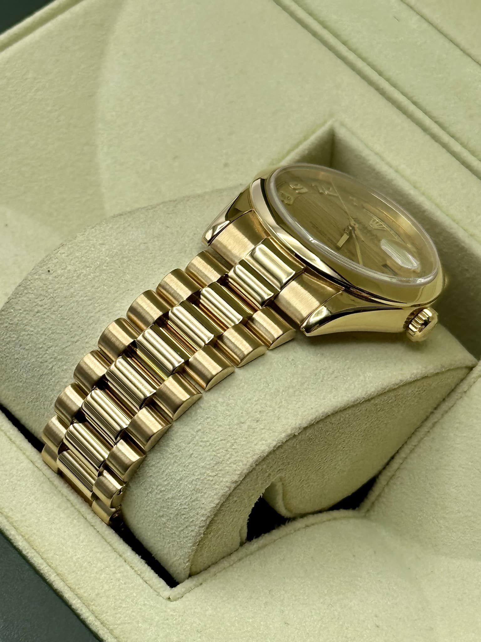 2000 Rolex Day-Date 36mm 118208 Presidential Champagne Wave Dial - MyWatchLLC