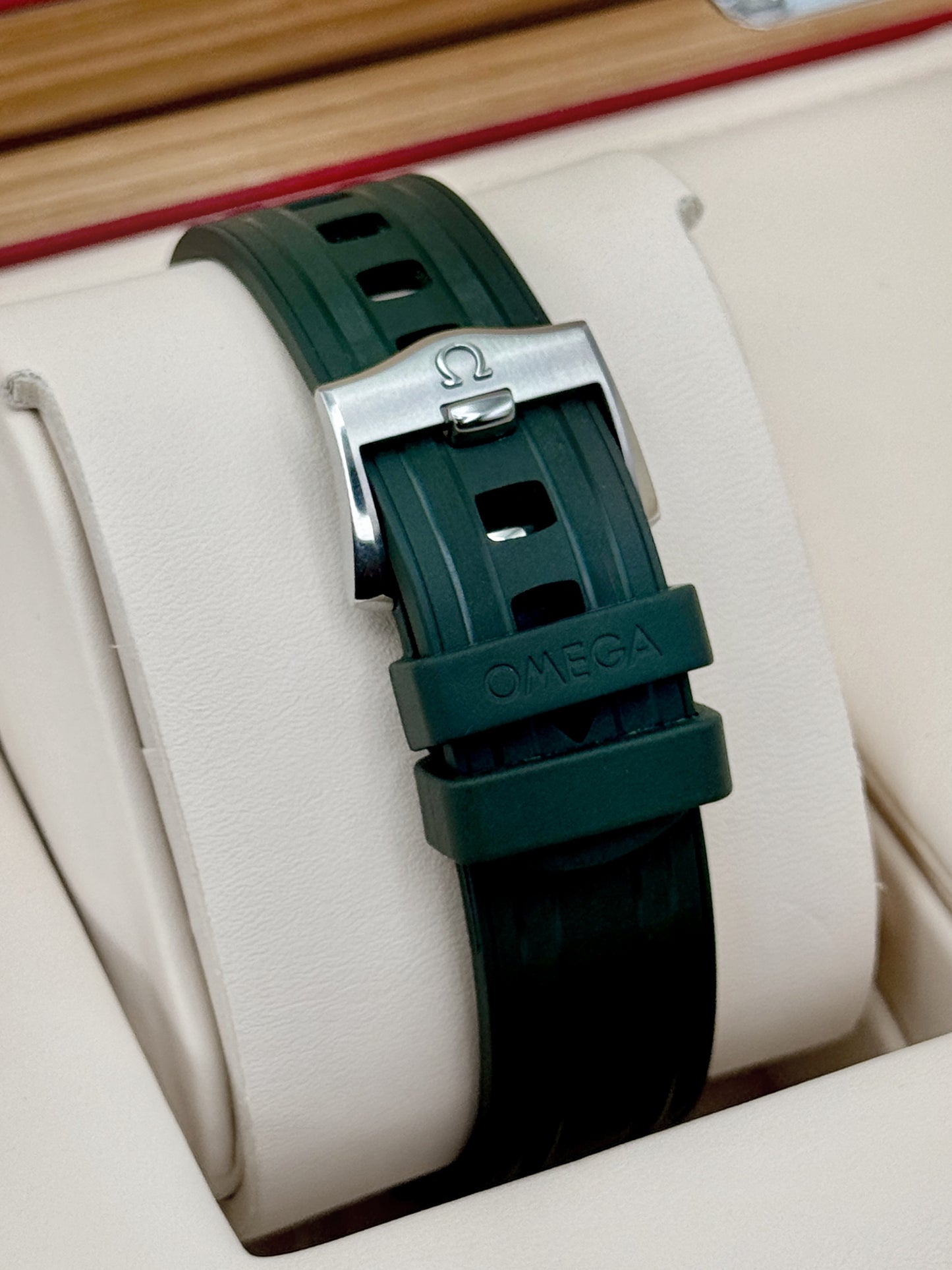 2026 Omega Seamaster Master Chronometer 42mm 210.32.42.20.10.001 Green Dial