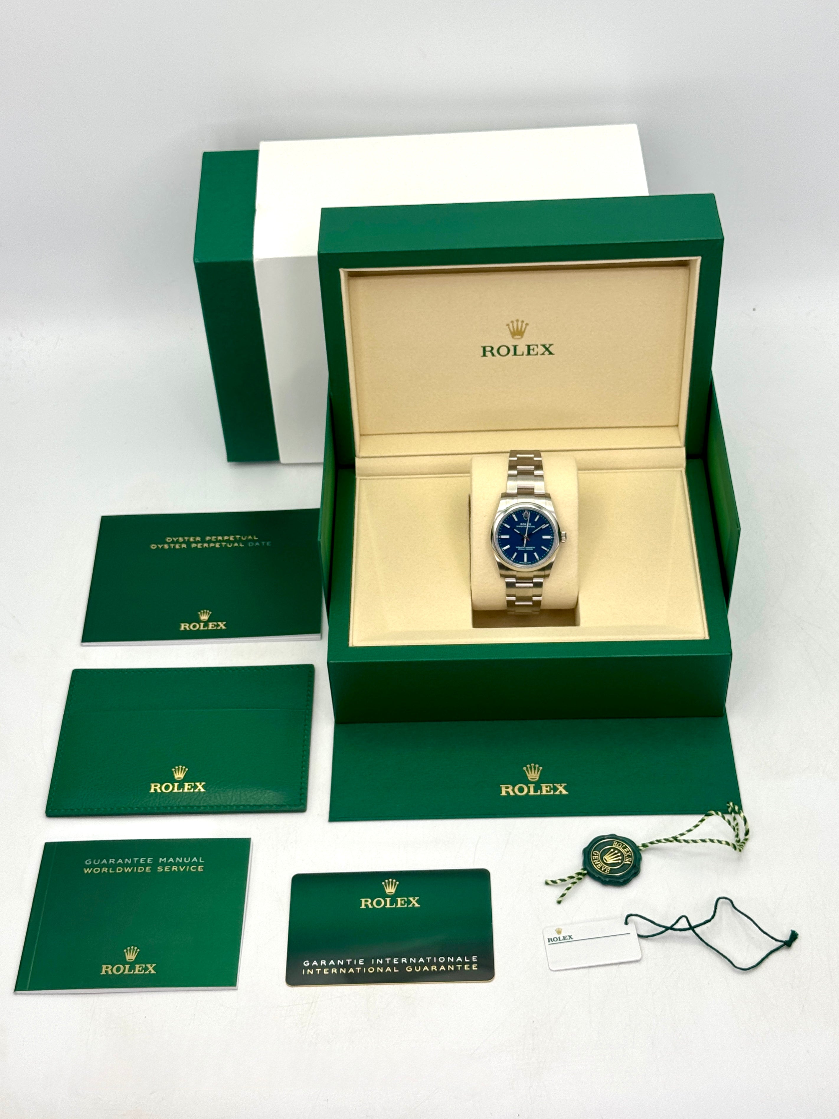 ROLEX 空箱 05/11/2026 NEW 2026 Rolex Oyster Perpetual 31mm 277200 Med Blue Dial