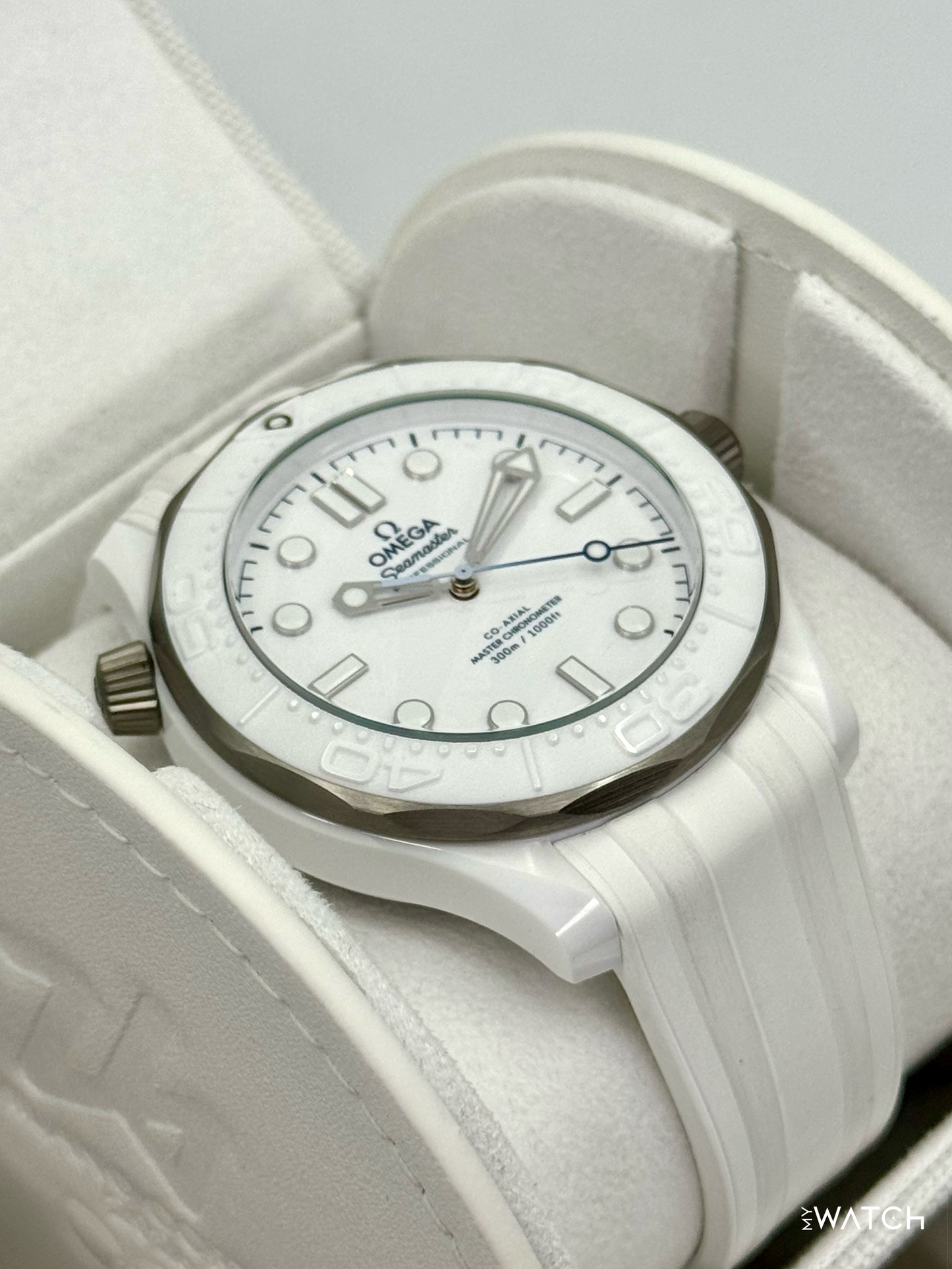 NEW 2026 Omega Seamaster Diver 300M 43.5mm 522.92.44.20.04.001 White - MyWatchLLC