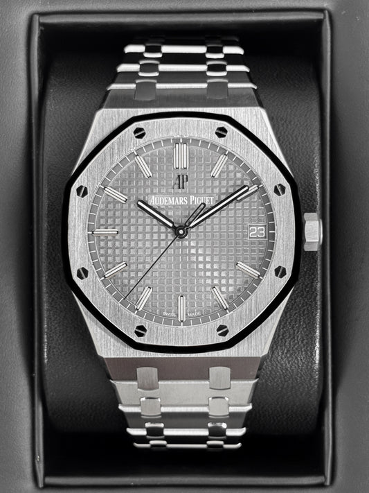 2019 Audemars Piguet Royal Oak 41mm 15500ST Stainless Steel Grey Dial