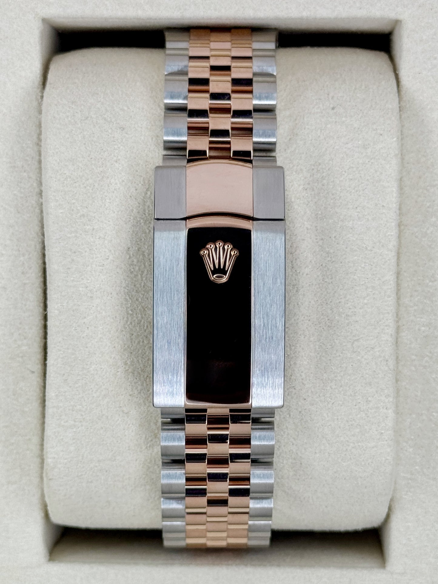 2025 Rolex Datejust 41mm 126331 Two-Tone Jubilee Sundust Dial