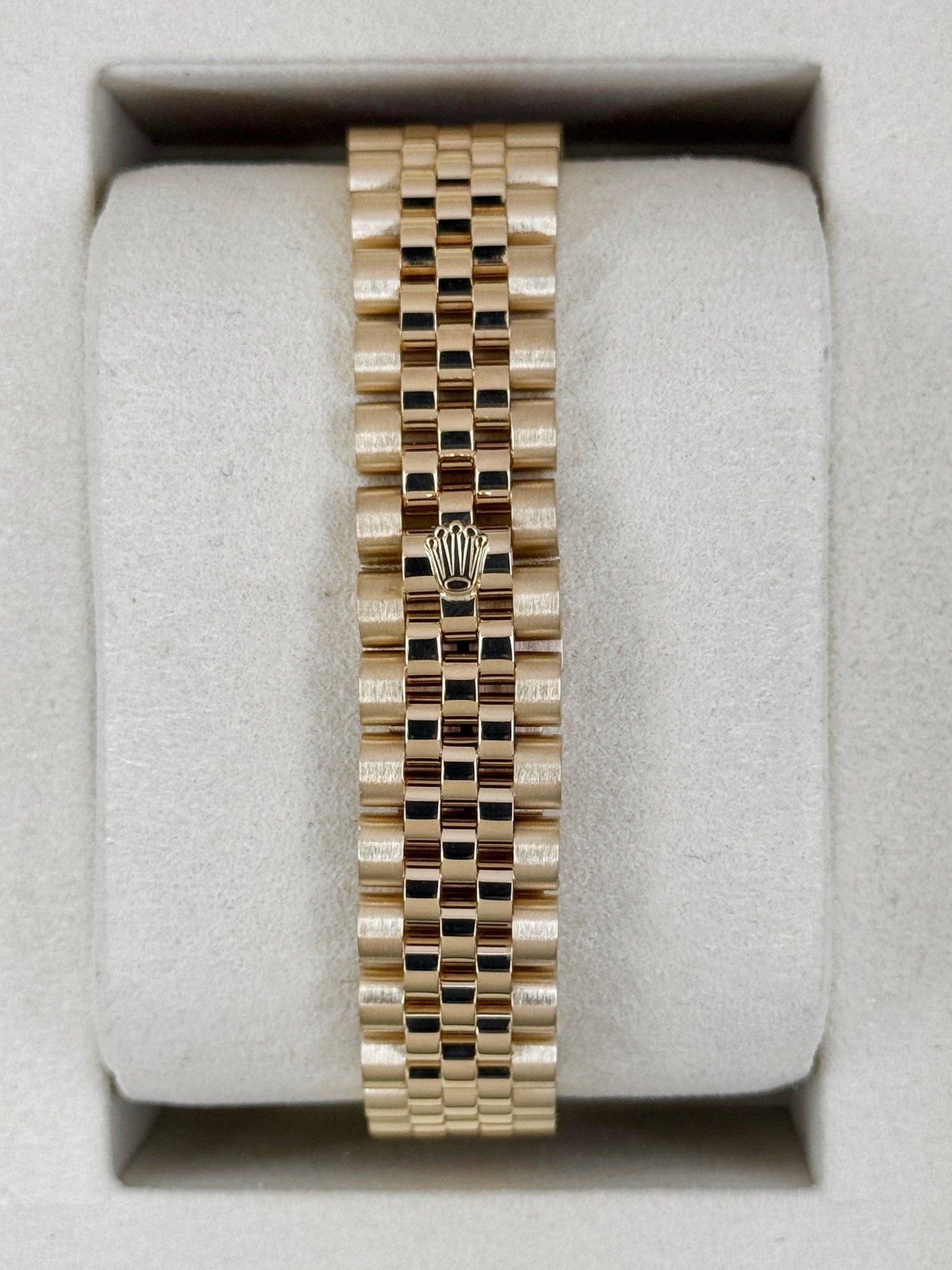 1990 Rolex Datejust 31mm 68278 Yellow Gold Jubilee Champagne Dial (Collectors Set)